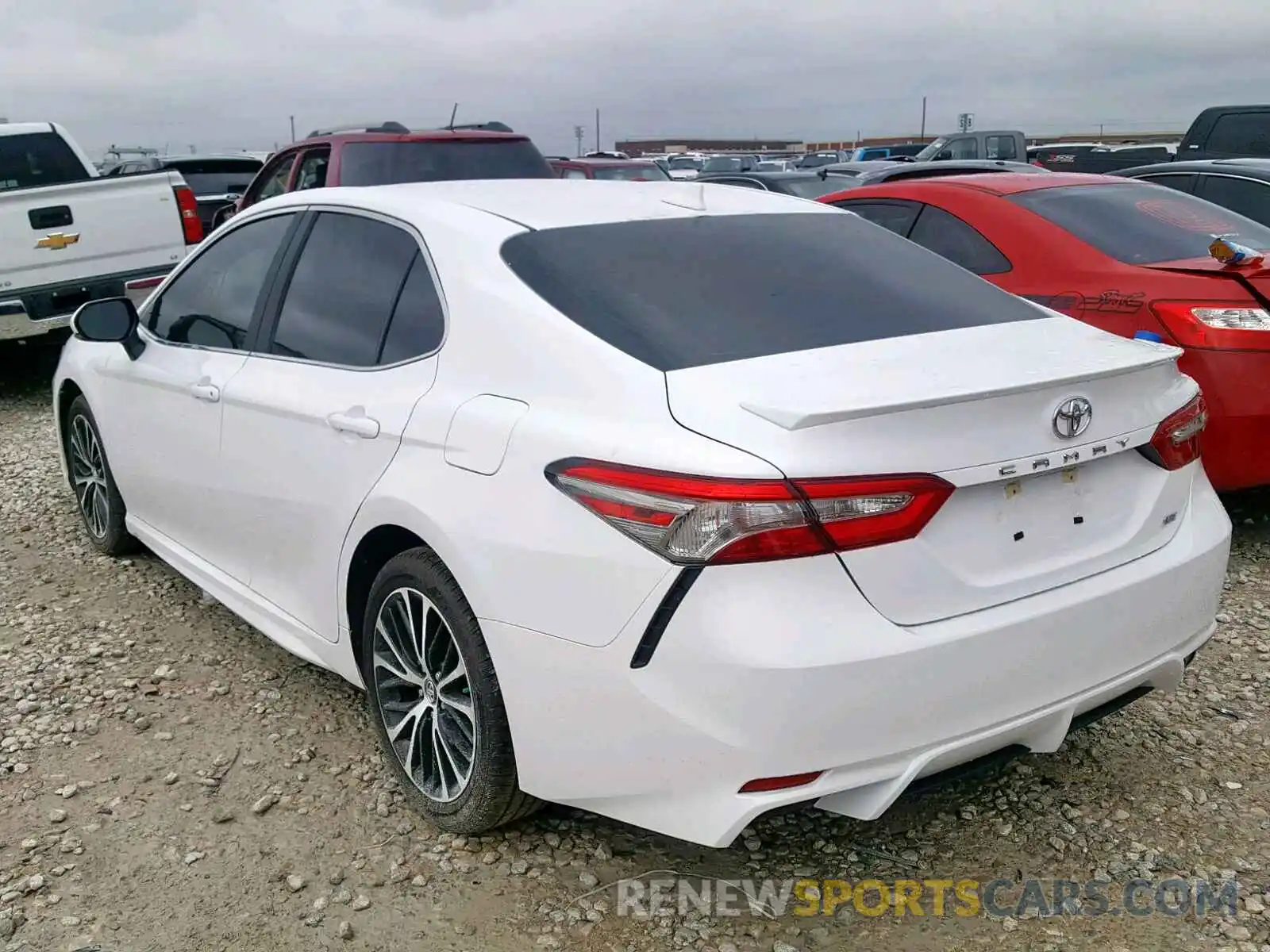 3 Photograph of a damaged car 4T1B11HK4KU739252 TOYOTA CAMRY 2019