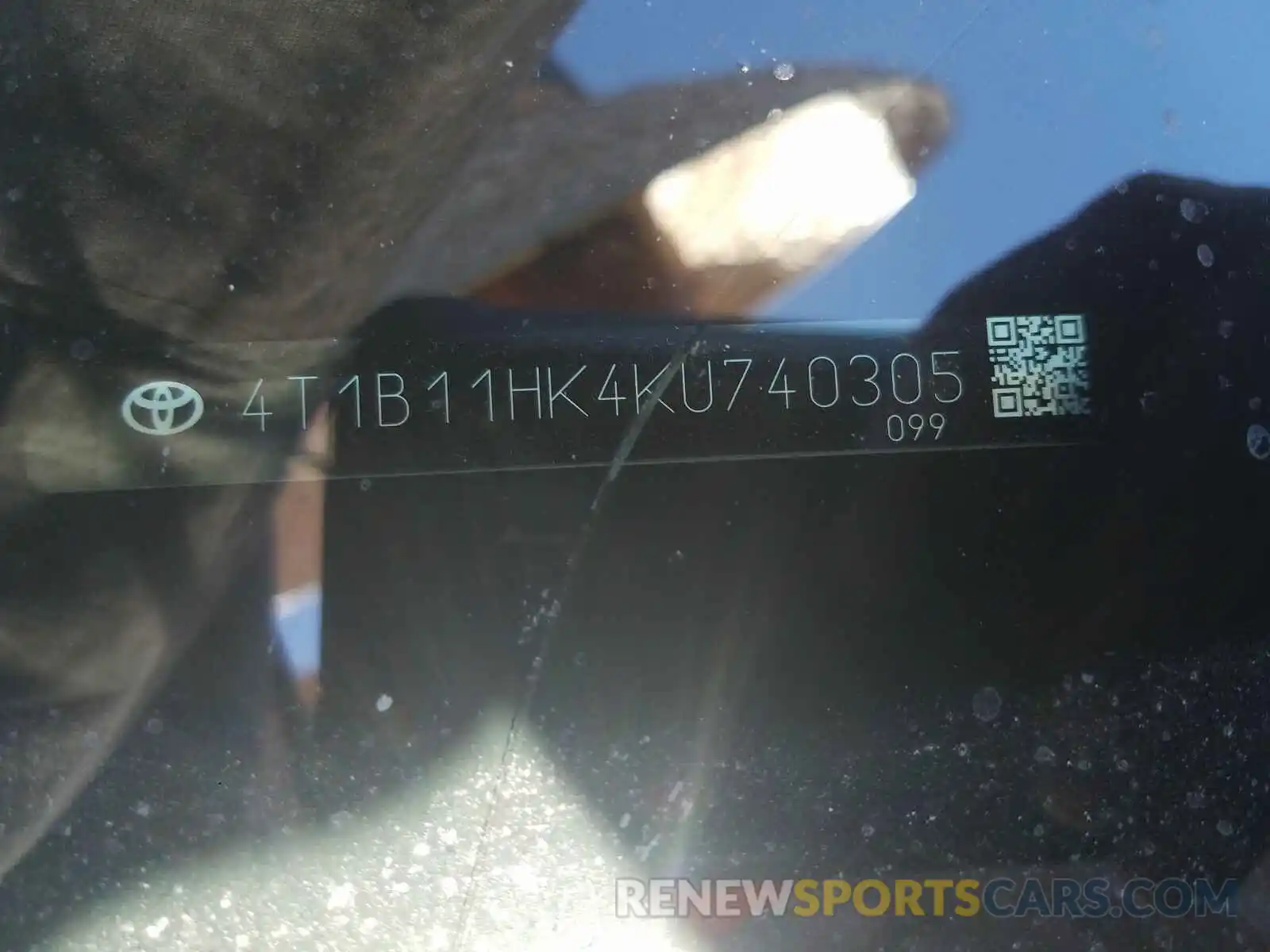 10 Photograph of a damaged car 4T1B11HK4KU740305 TOYOTA CAMRY 2019