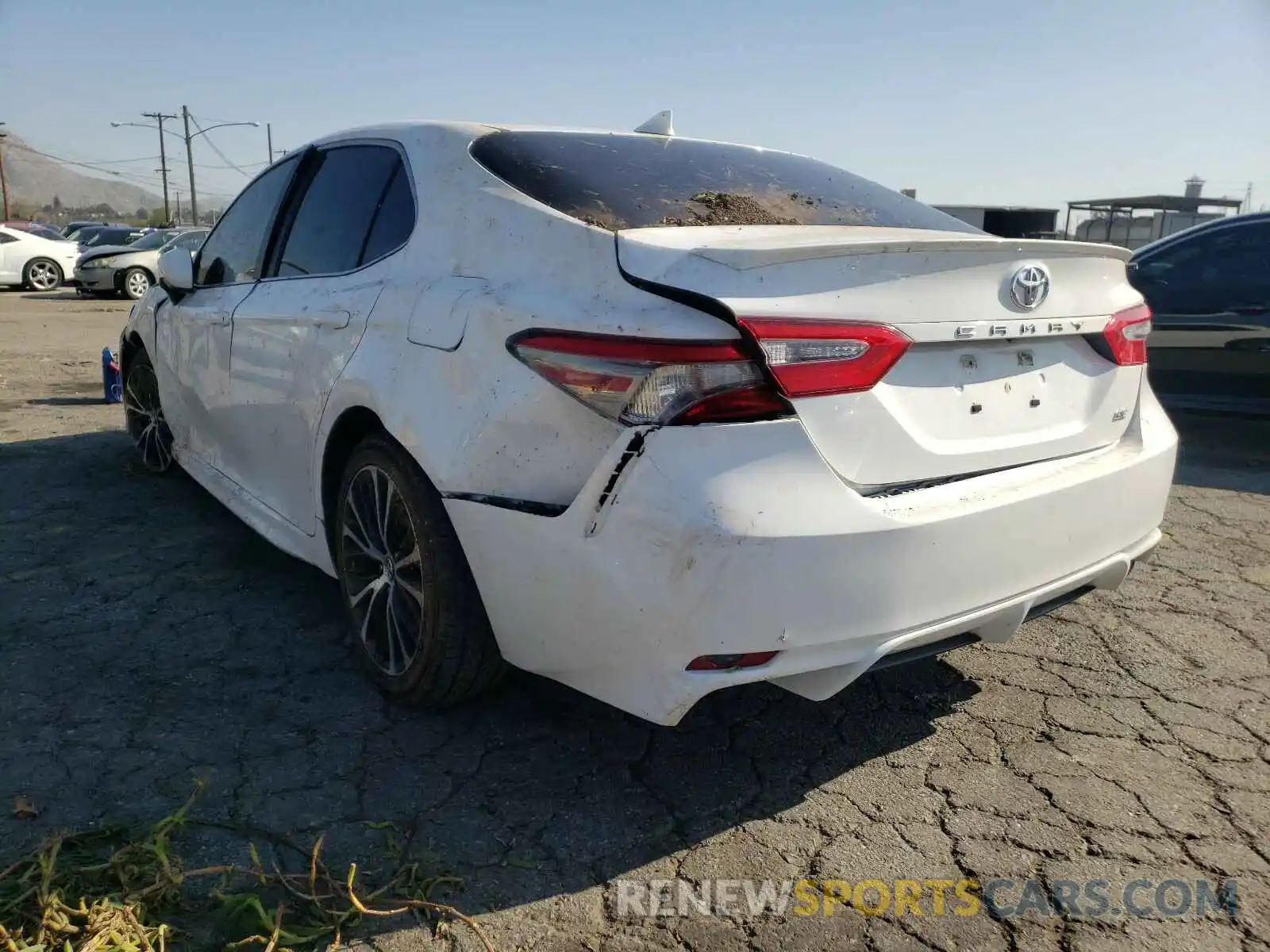 3 Photograph of a damaged car 4T1B11HK4KU742328 TOYOTA CAMRY 2019