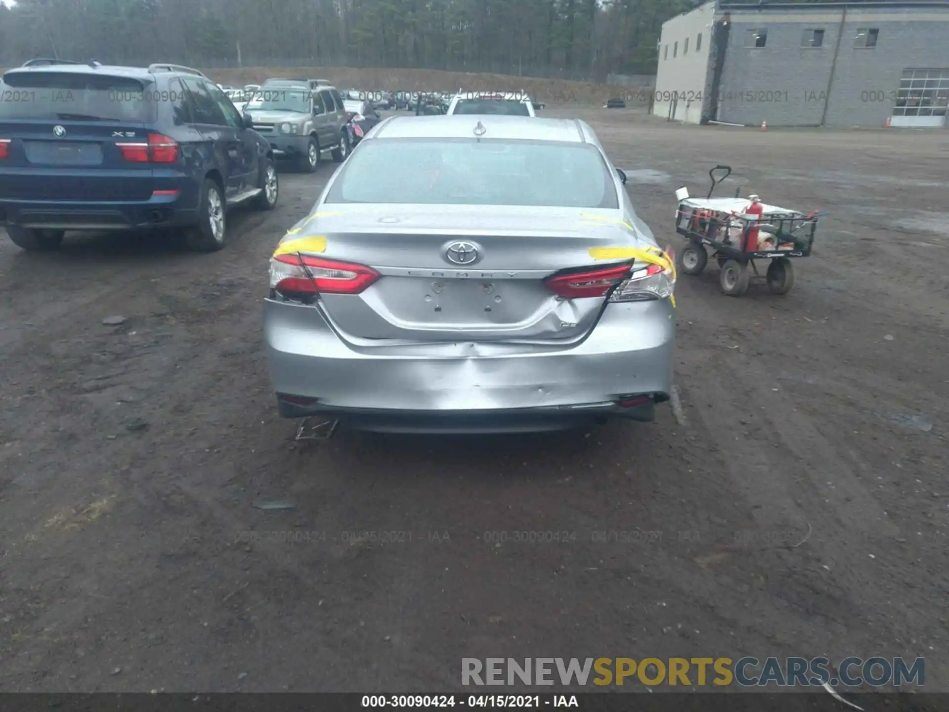 6 Photograph of a damaged car 4T1B11HK4KU742782 TOYOTA CAMRY 2019