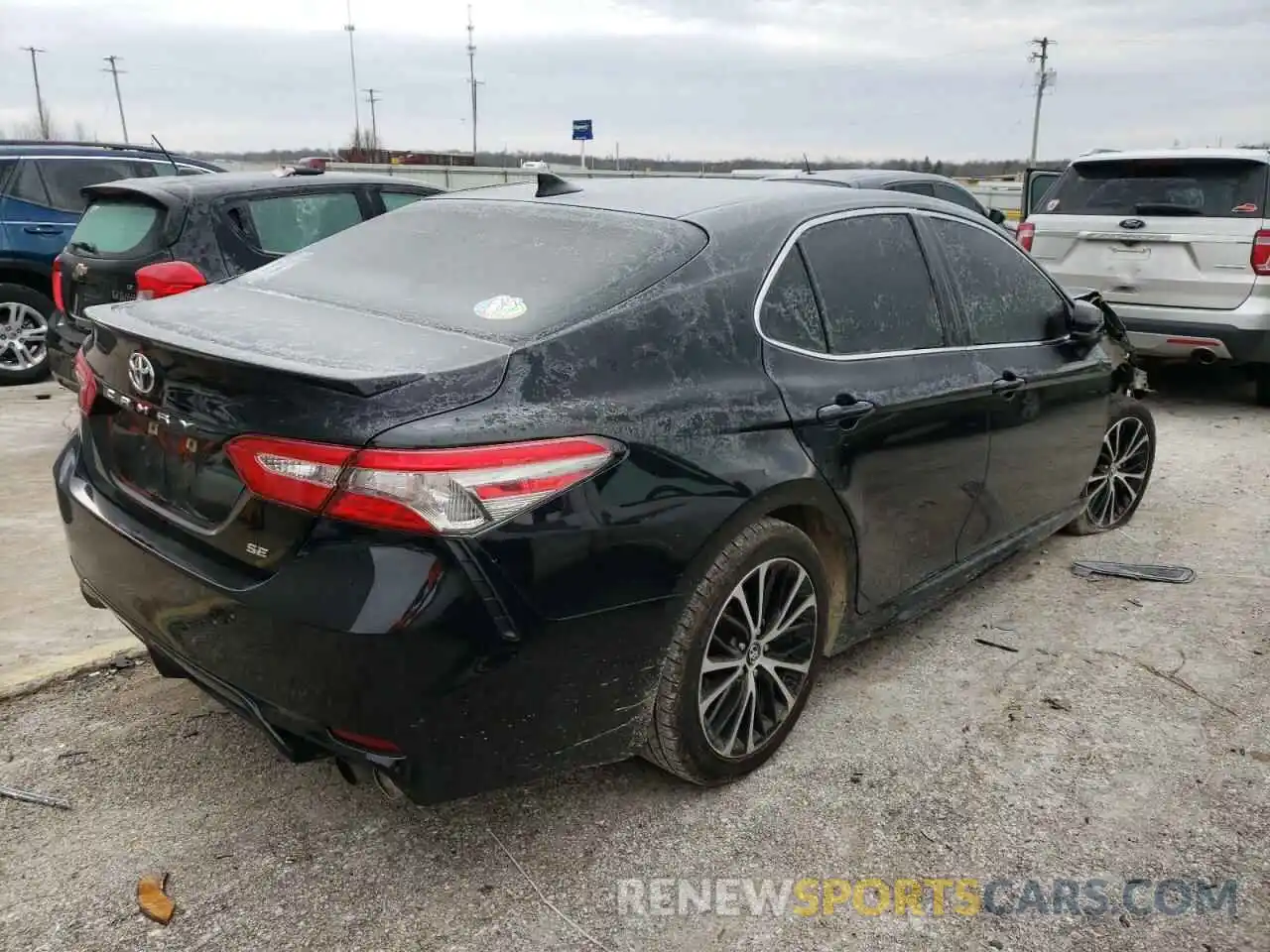 4 Фотография поврежденного автомобиля 4T1B11HK4KU743169 TOYOTA CAMRY 2019