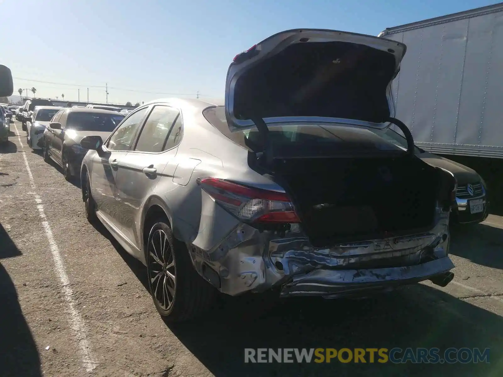 3 Photograph of a damaged car 4T1B11HK4KU743222 TOYOTA CAMRY 2019