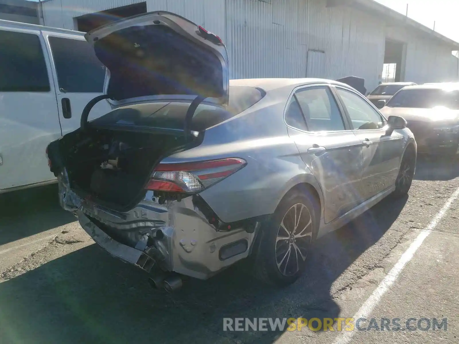 4 Photograph of a damaged car 4T1B11HK4KU743222 TOYOTA CAMRY 2019