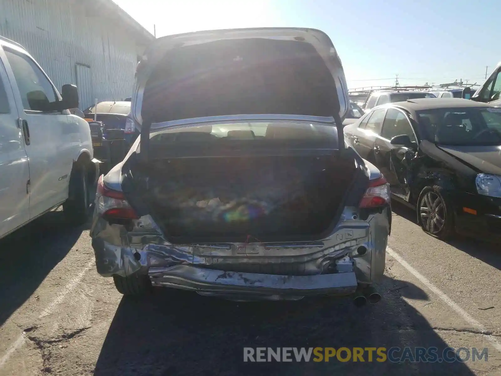 9 Photograph of a damaged car 4T1B11HK4KU743222 TOYOTA CAMRY 2019