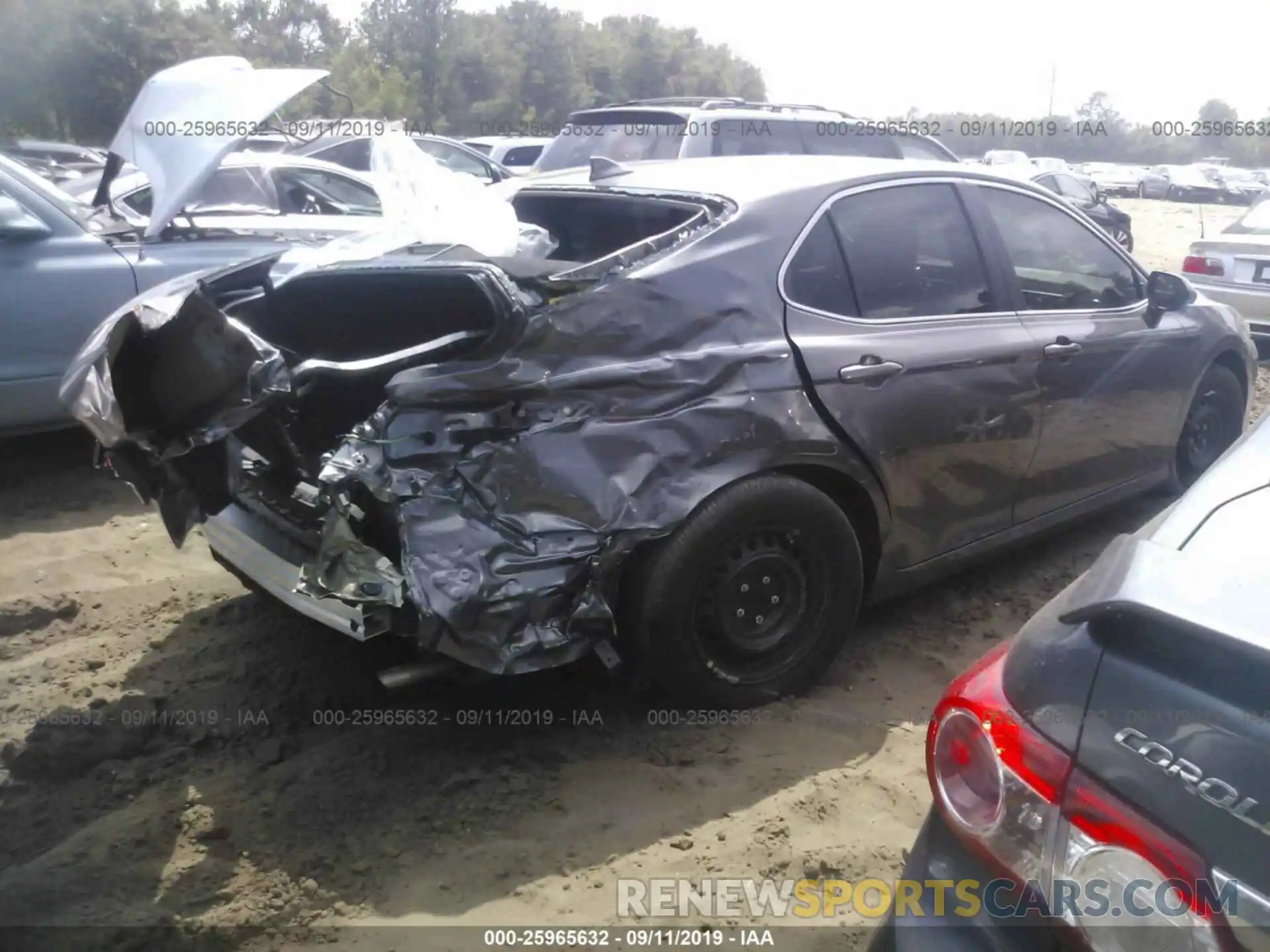 4 Photograph of a damaged car 4T1B11HK4KU743253 TOYOTA CAMRY 2019