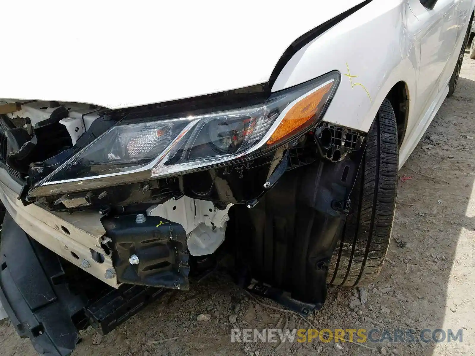 9 Photograph of a damaged car 4T1B11HK4KU744127 TOYOTA CAMRY 2019