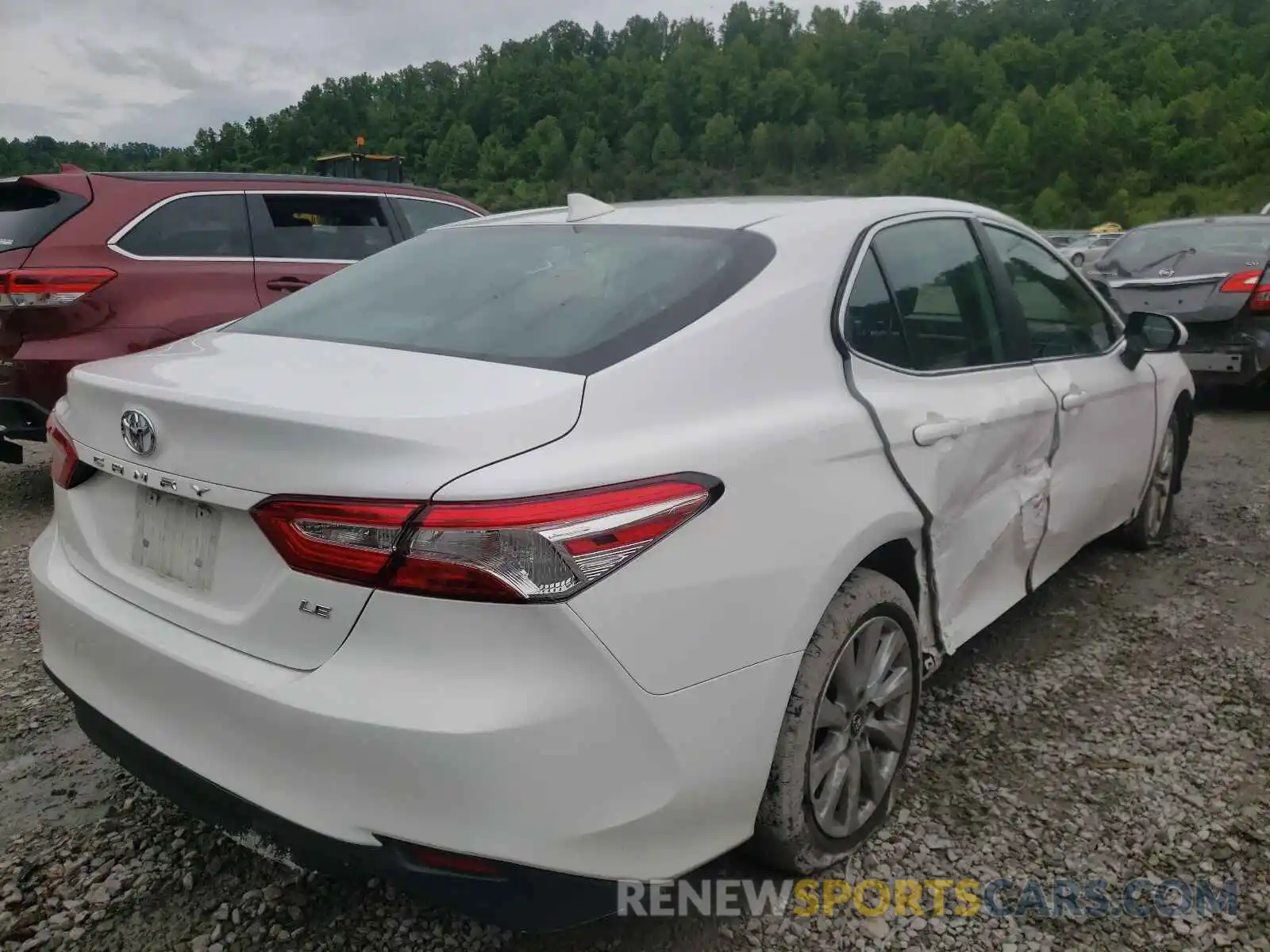 4 Фотография поврежденного автомобиля 4T1B11HK4KU746041 TOYOTA CAMRY 2019