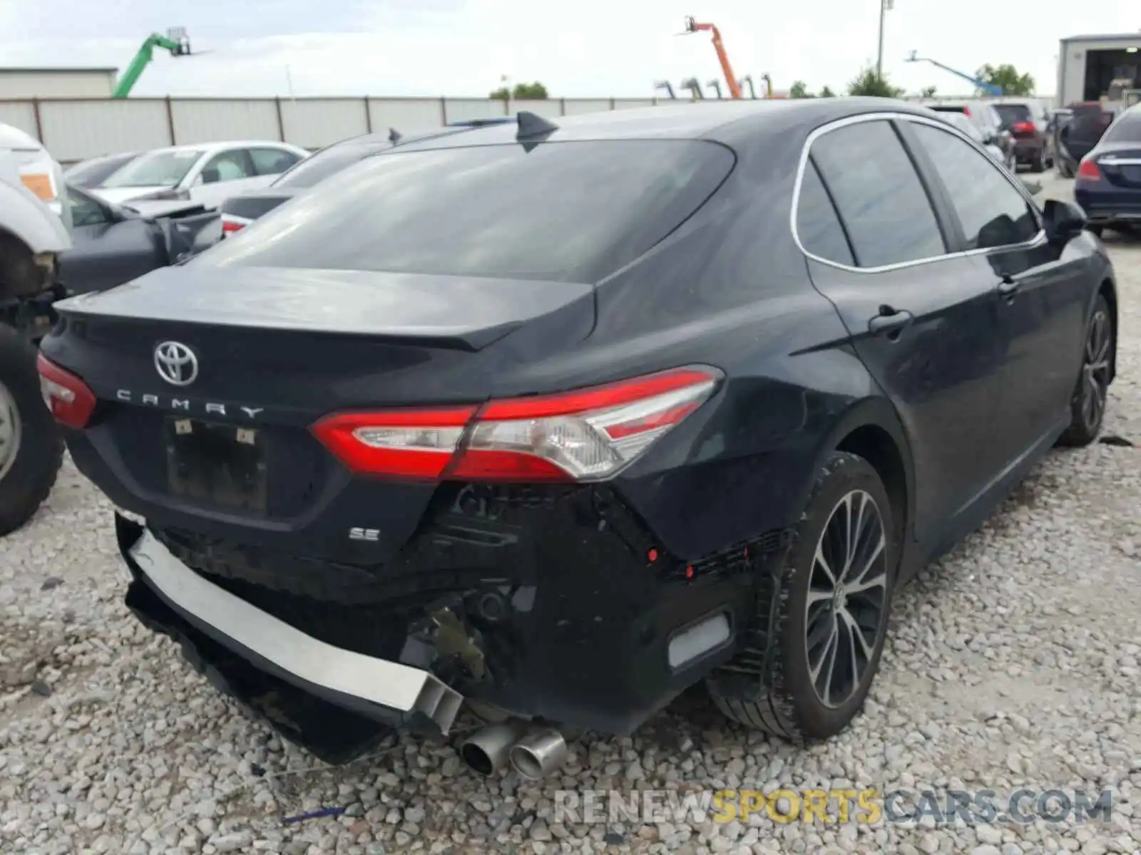 4 Фотография поврежденного автомобиля 4T1B11HK4KU747612 TOYOTA CAMRY 2019