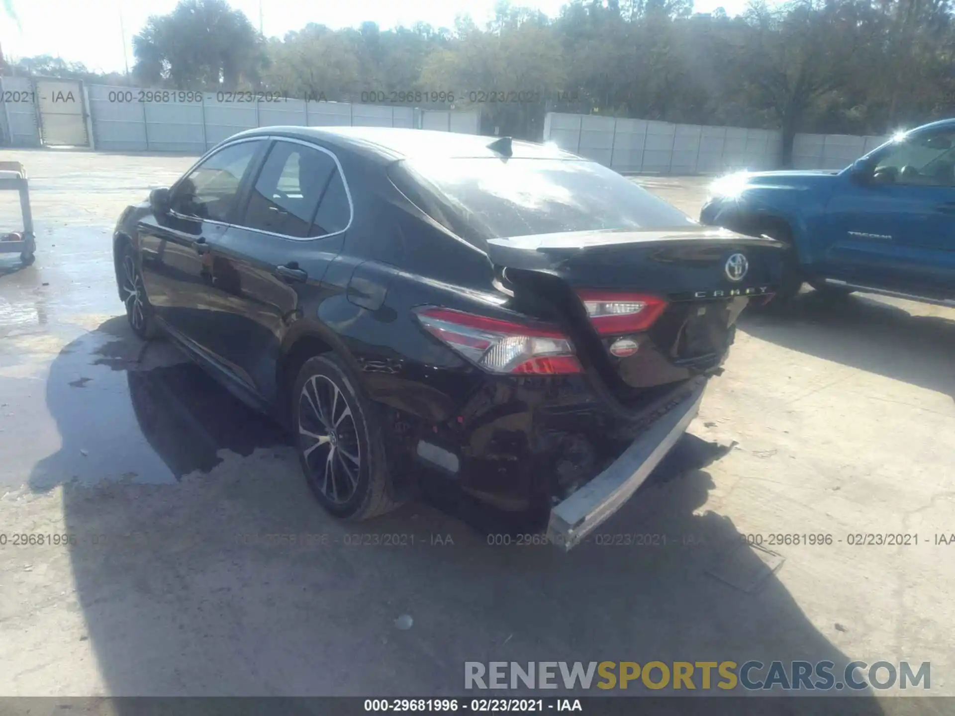 3 Photograph of a damaged car 4T1B11HK4KU747626 TOYOTA CAMRY 2019