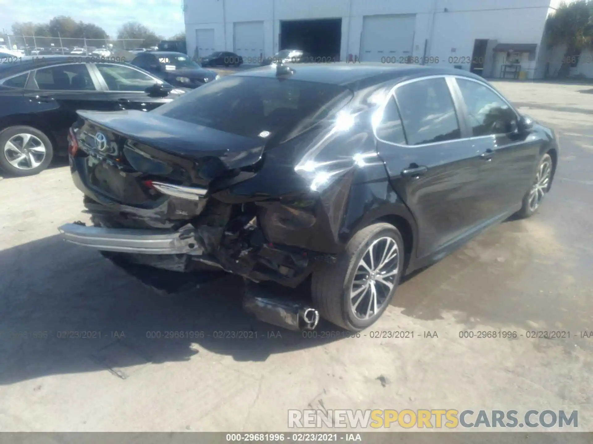 4 Photograph of a damaged car 4T1B11HK4KU747626 TOYOTA CAMRY 2019