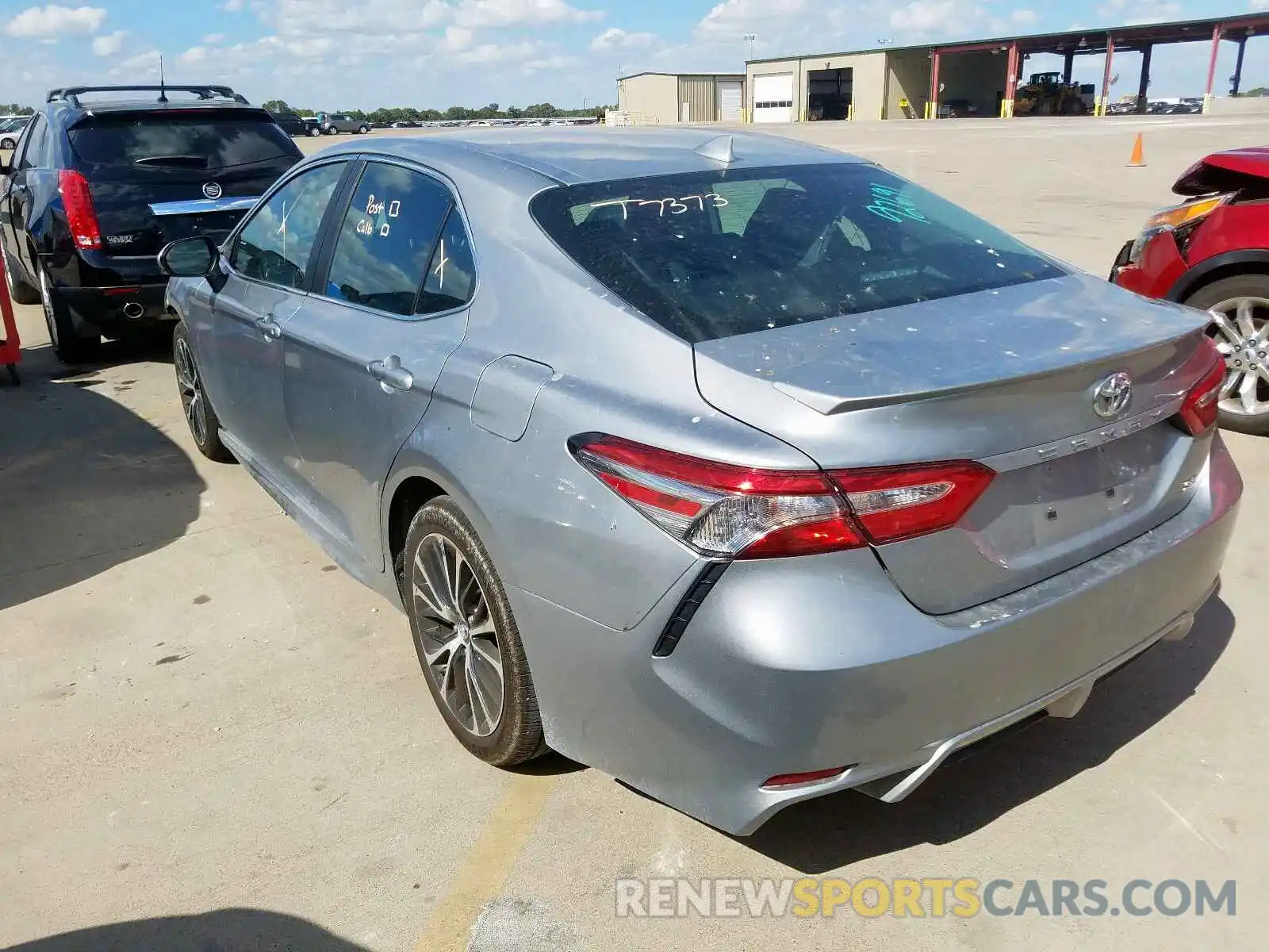 3 Photograph of a damaged car 4T1B11HK4KU748047 TOYOTA CAMRY 2019