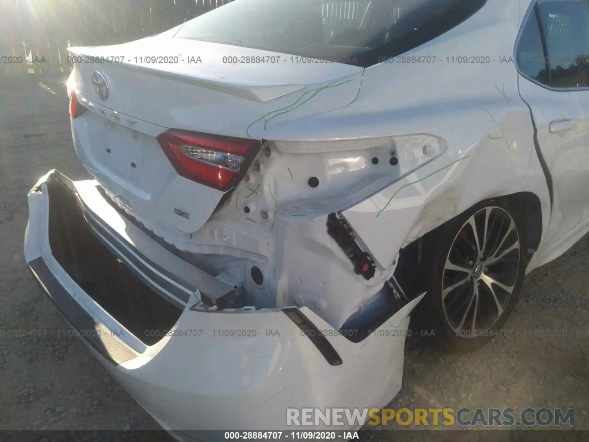 6 Photograph of a damaged car 4T1B11HK4KU749800 TOYOTA CAMRY 2019