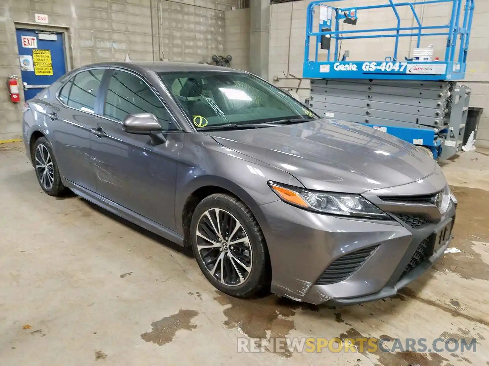 1 Photograph of a damaged car 4T1B11HK4KU752597 TOYOTA CAMRY 2019