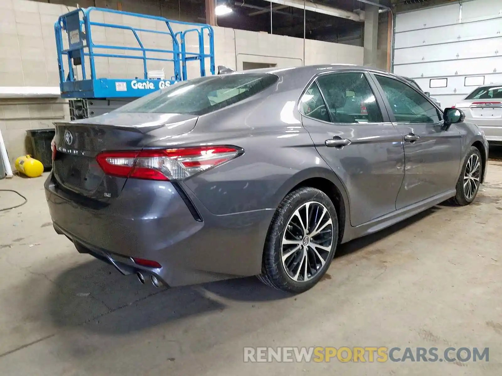 3 Photograph of a damaged car 4T1B11HK4KU752597 TOYOTA CAMRY 2019