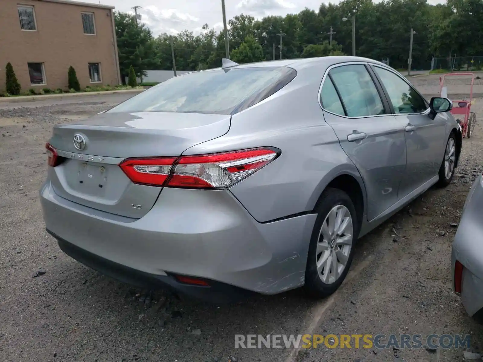 4 Photograph of a damaged car 4T1B11HK4KU753670 TOYOTA CAMRY 2019