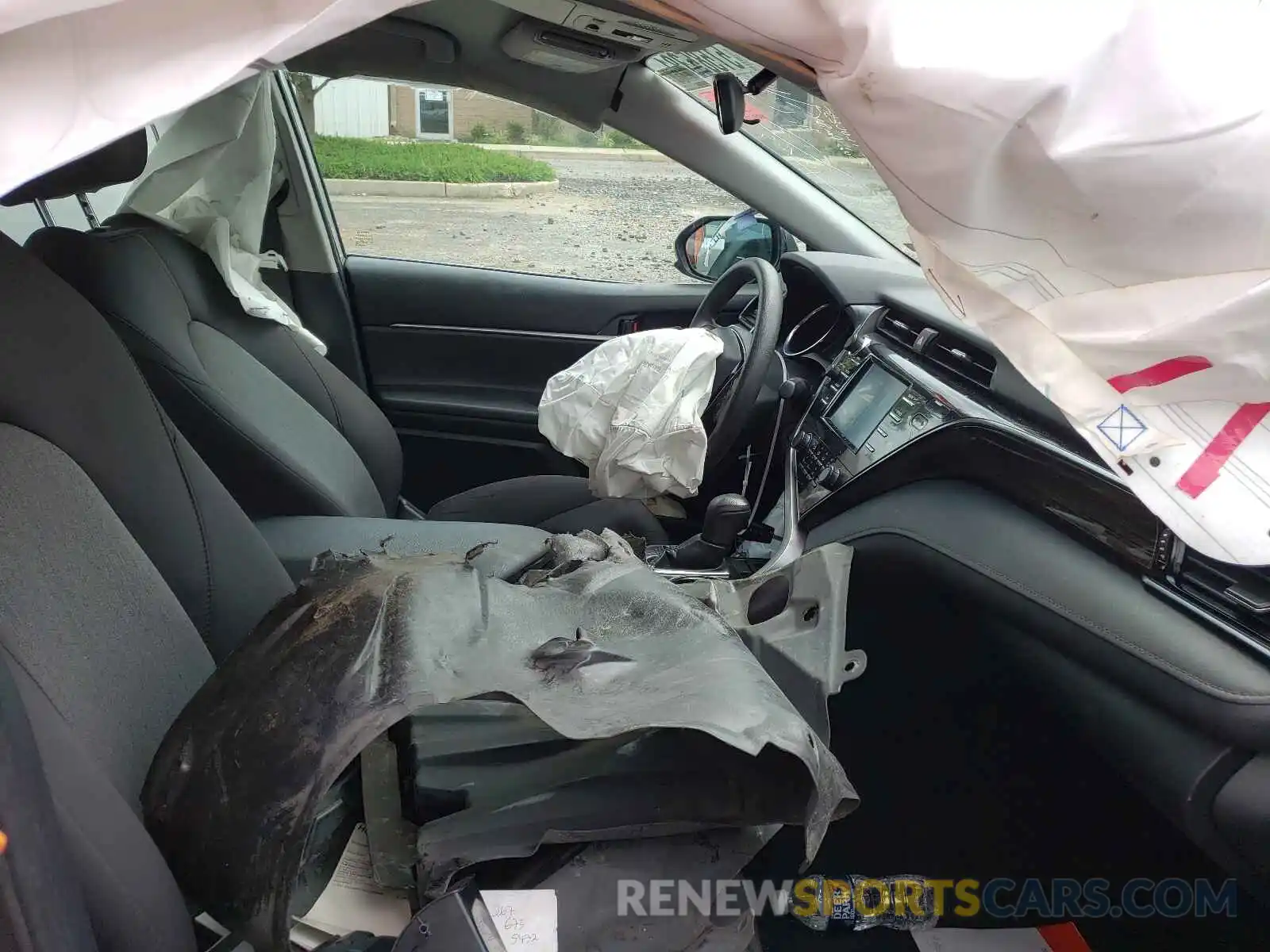 5 Photograph of a damaged car 4T1B11HK4KU753670 TOYOTA CAMRY 2019