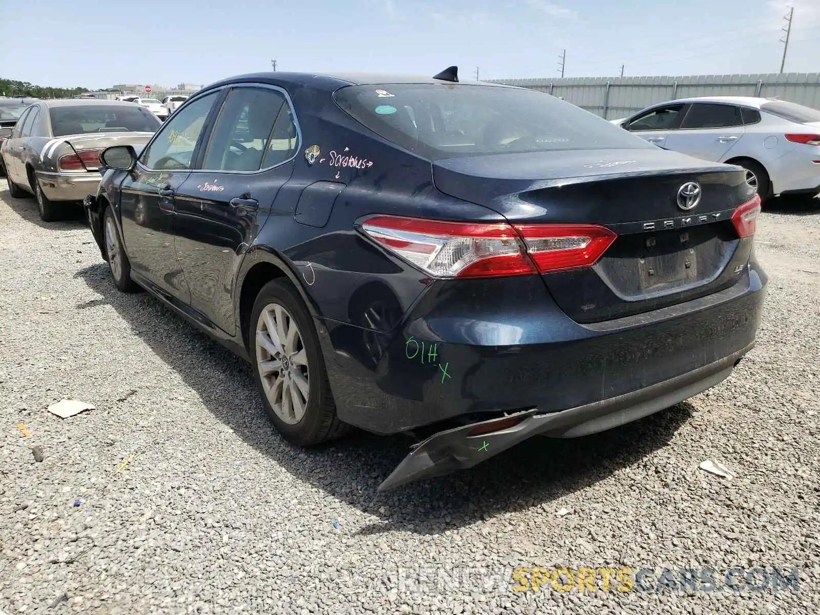 3 Photograph of a damaged car 4T1B11HK4KU754818 TOYOTA CAMRY 2019