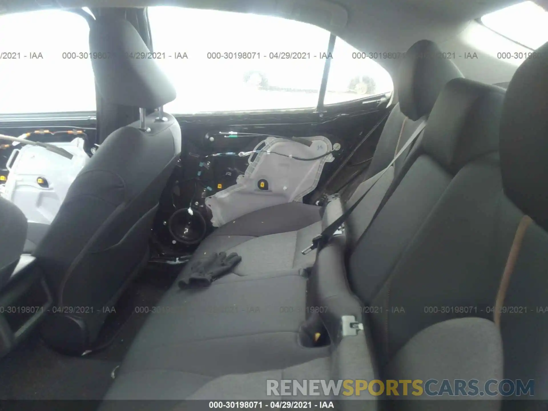 8 Photograph of a damaged car 4T1B11HK4KU757363 TOYOTA CAMRY 2019