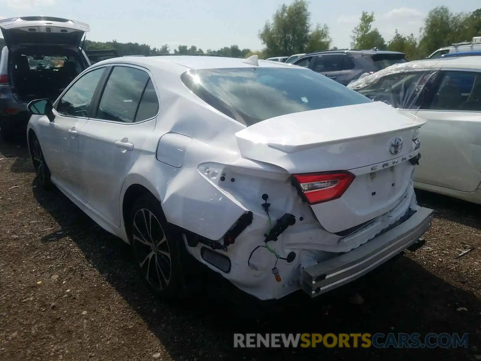 3 Photograph of a damaged car 4T1B11HK4KU758075 TOYOTA CAMRY 2019