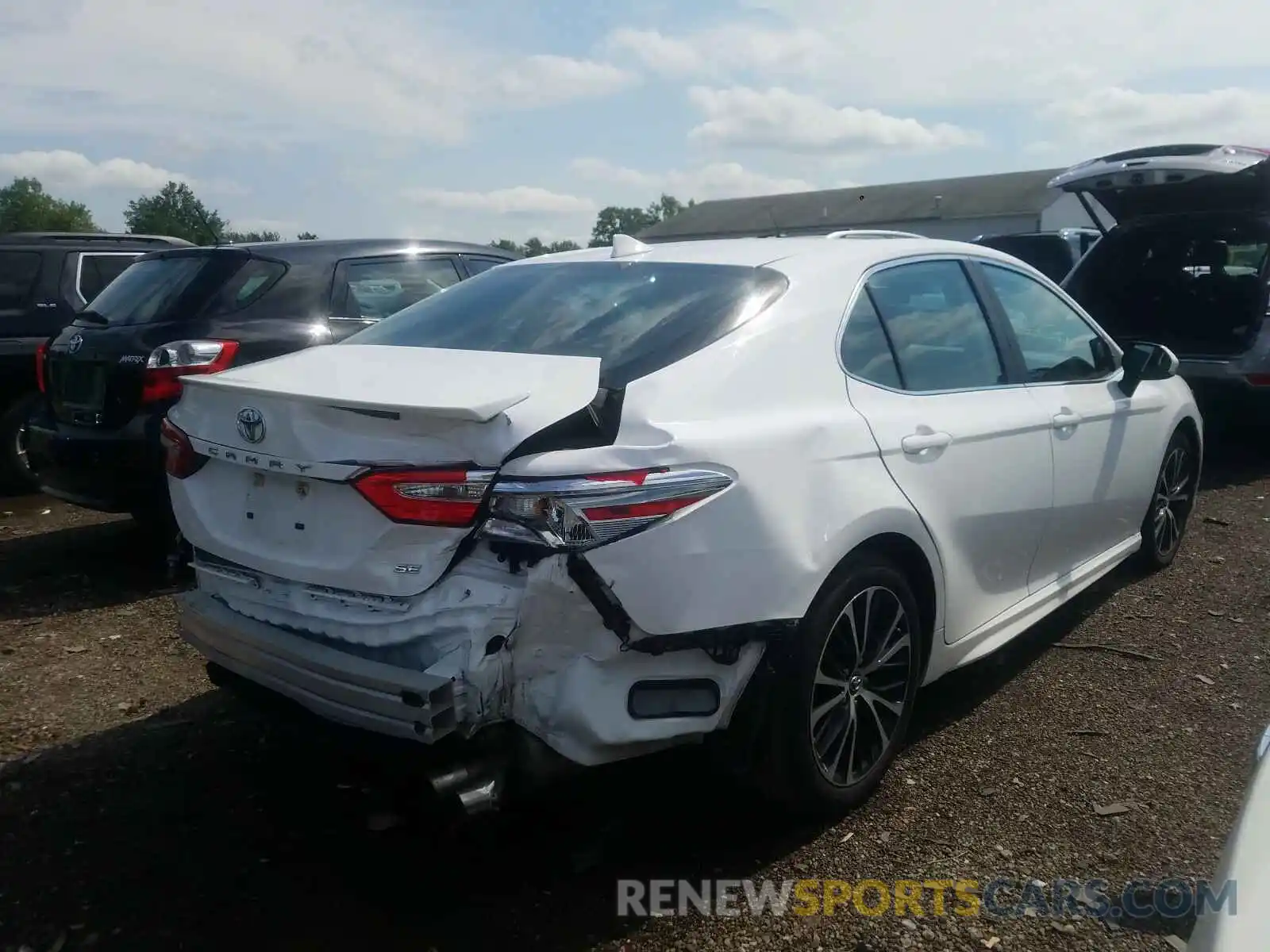 4 Photograph of a damaged car 4T1B11HK4KU758075 TOYOTA CAMRY 2019