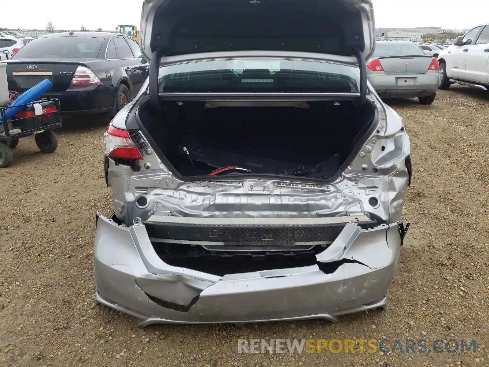 9 Photograph of a damaged car 4T1B11HK4KU758416 TOYOTA CAMRY 2019