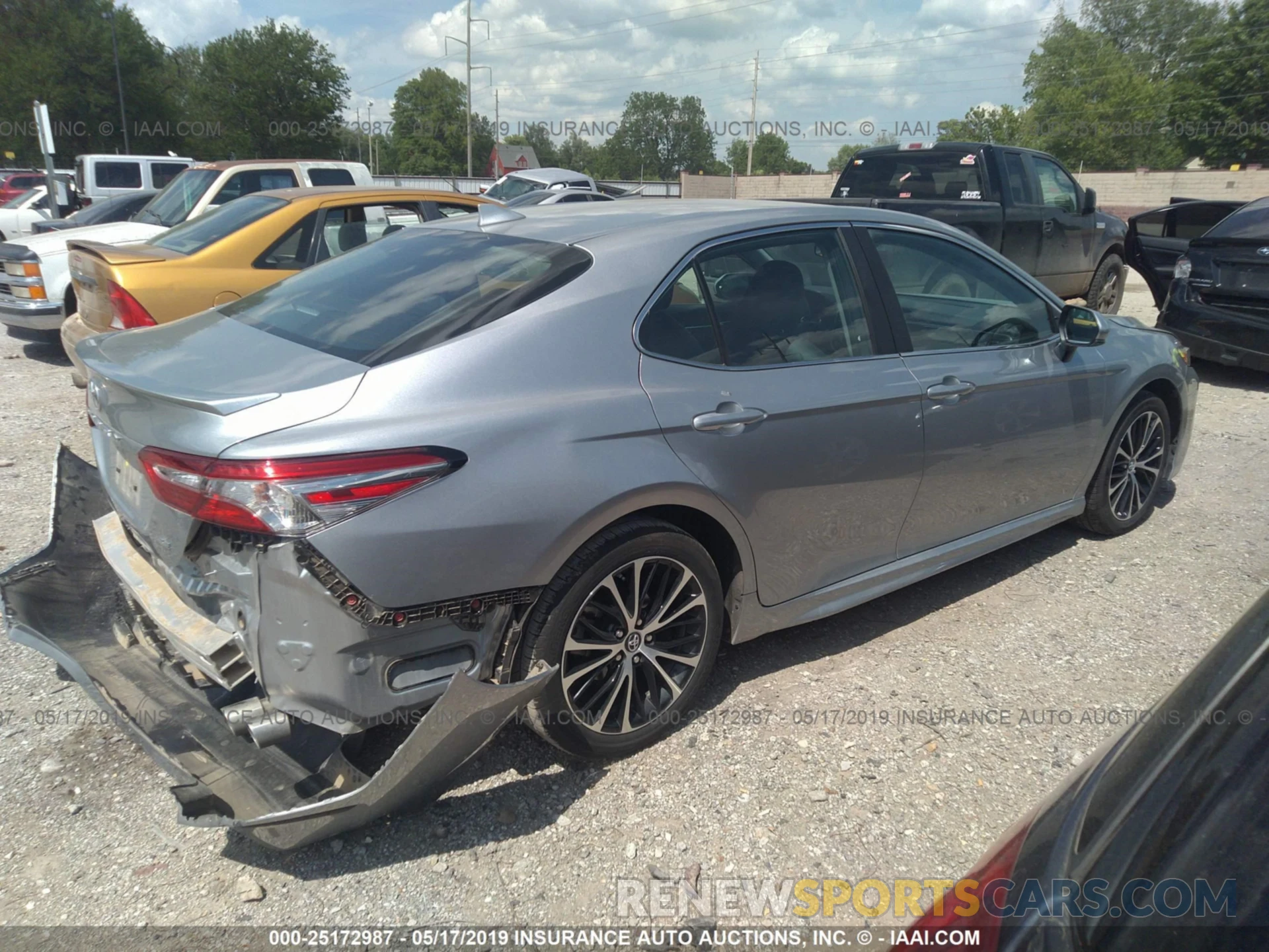 4 Photograph of a damaged car 4T1B11HK4KU759078 TOYOTA CAMRY 2019