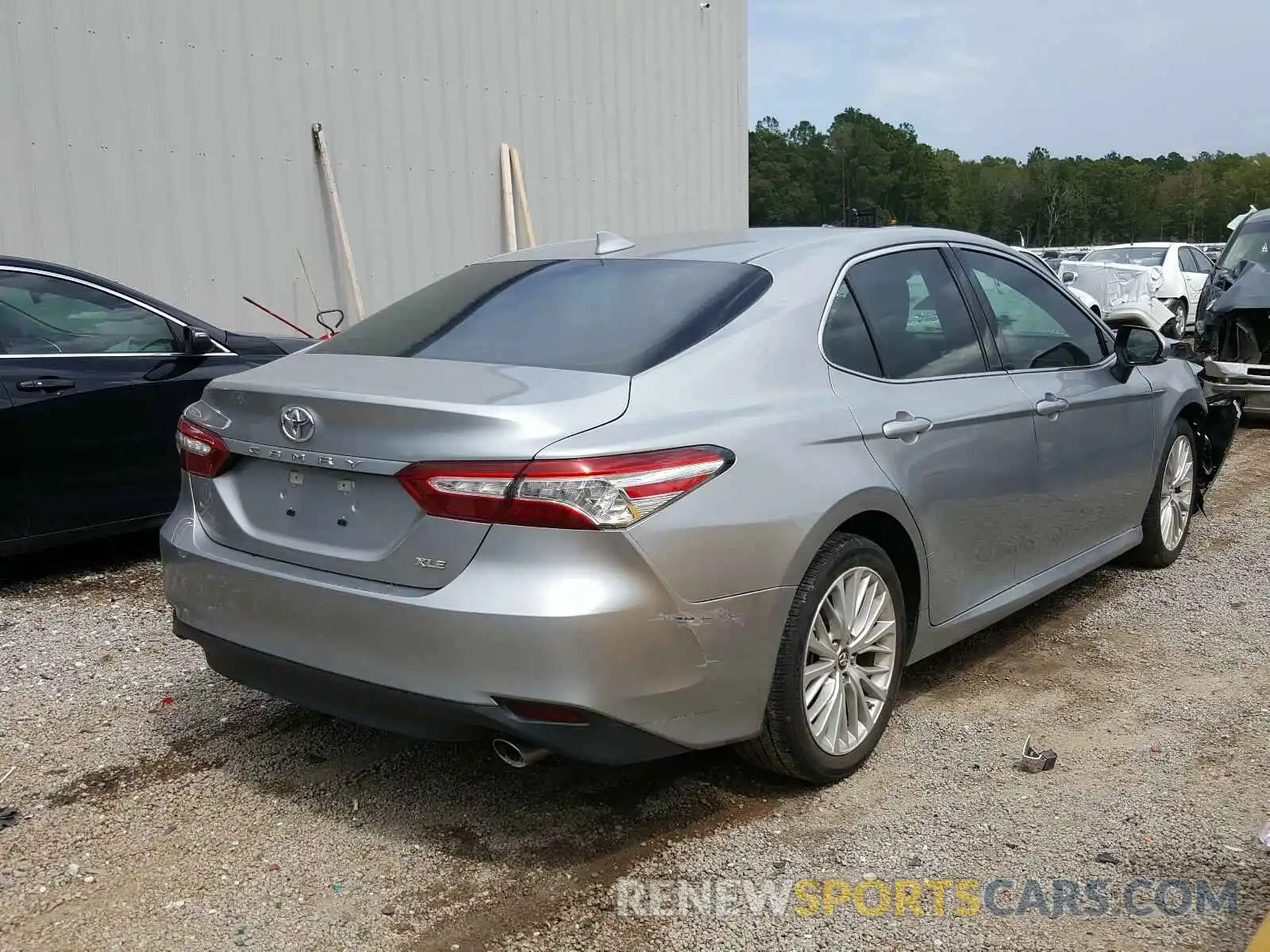 4 Photograph of a damaged car 4T1B11HK4KU761591 TOYOTA CAMRY 2019