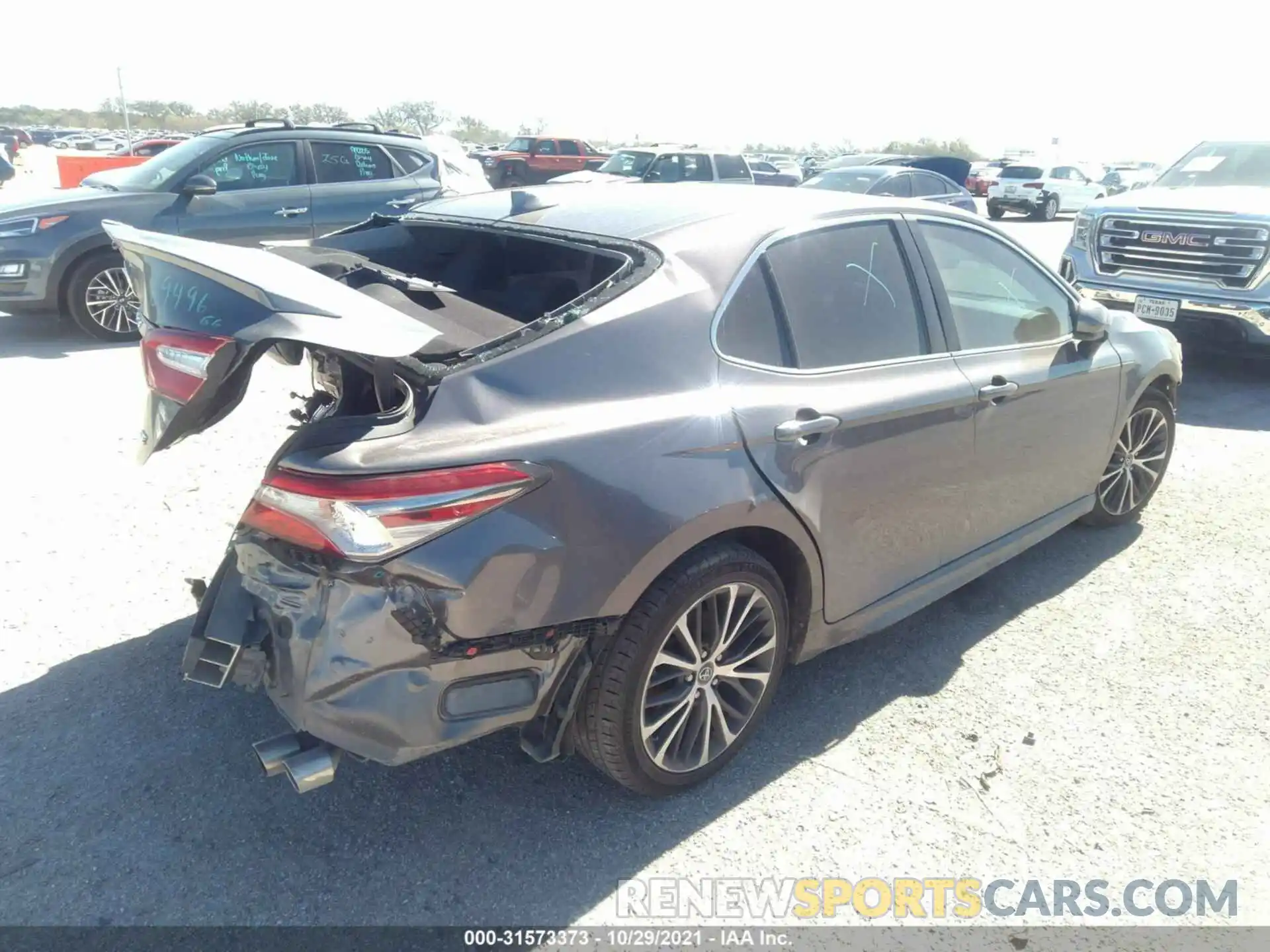 4 Photograph of a damaged car 4T1B11HK4KU762594 TOYOTA CAMRY 2019