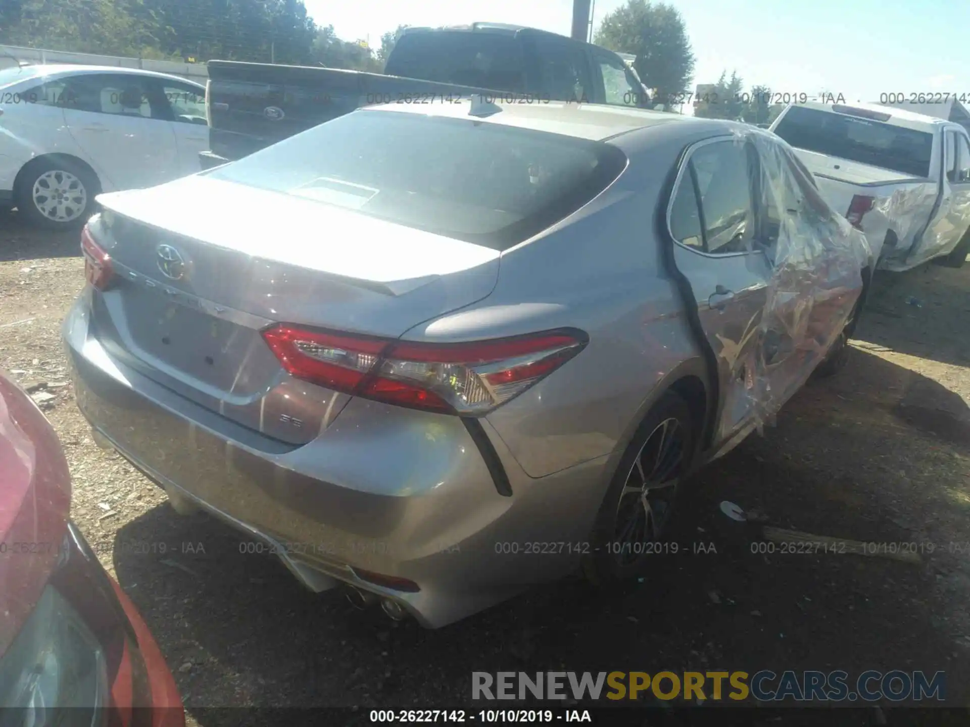 4 Photograph of a damaged car 4T1B11HK4KU765527 TOYOTA CAMRY 2019