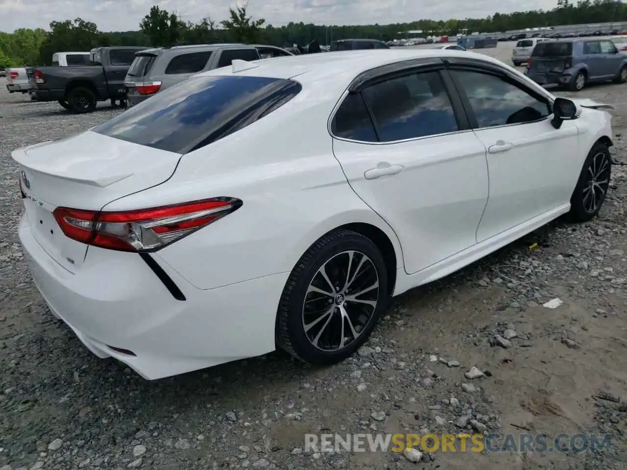 4 Photograph of a damaged car 4T1B11HK4KU766354 TOYOTA CAMRY 2019