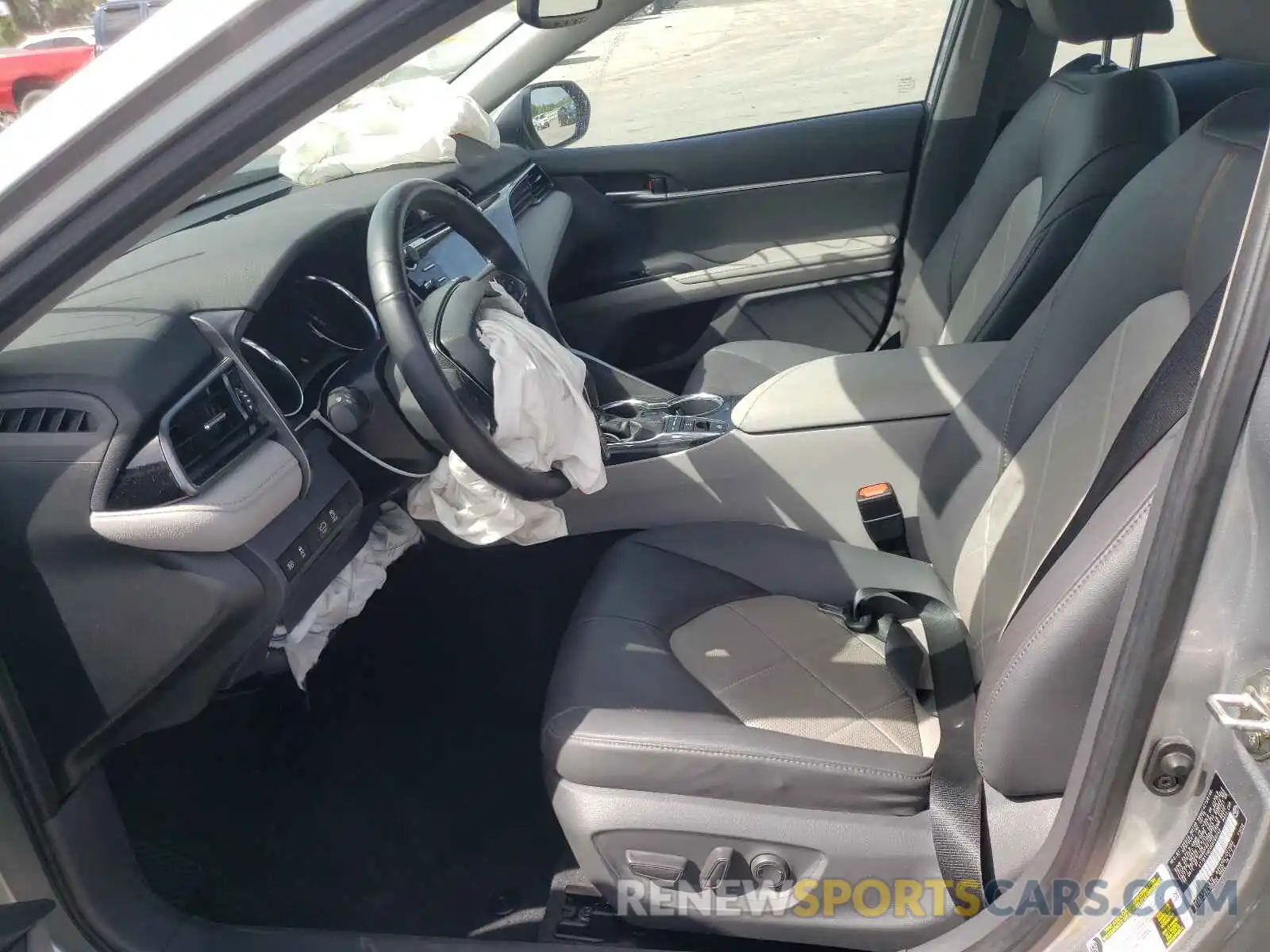 5 Photograph of a damaged car 4T1B11HK4KU766449 TOYOTA CAMRY 2019