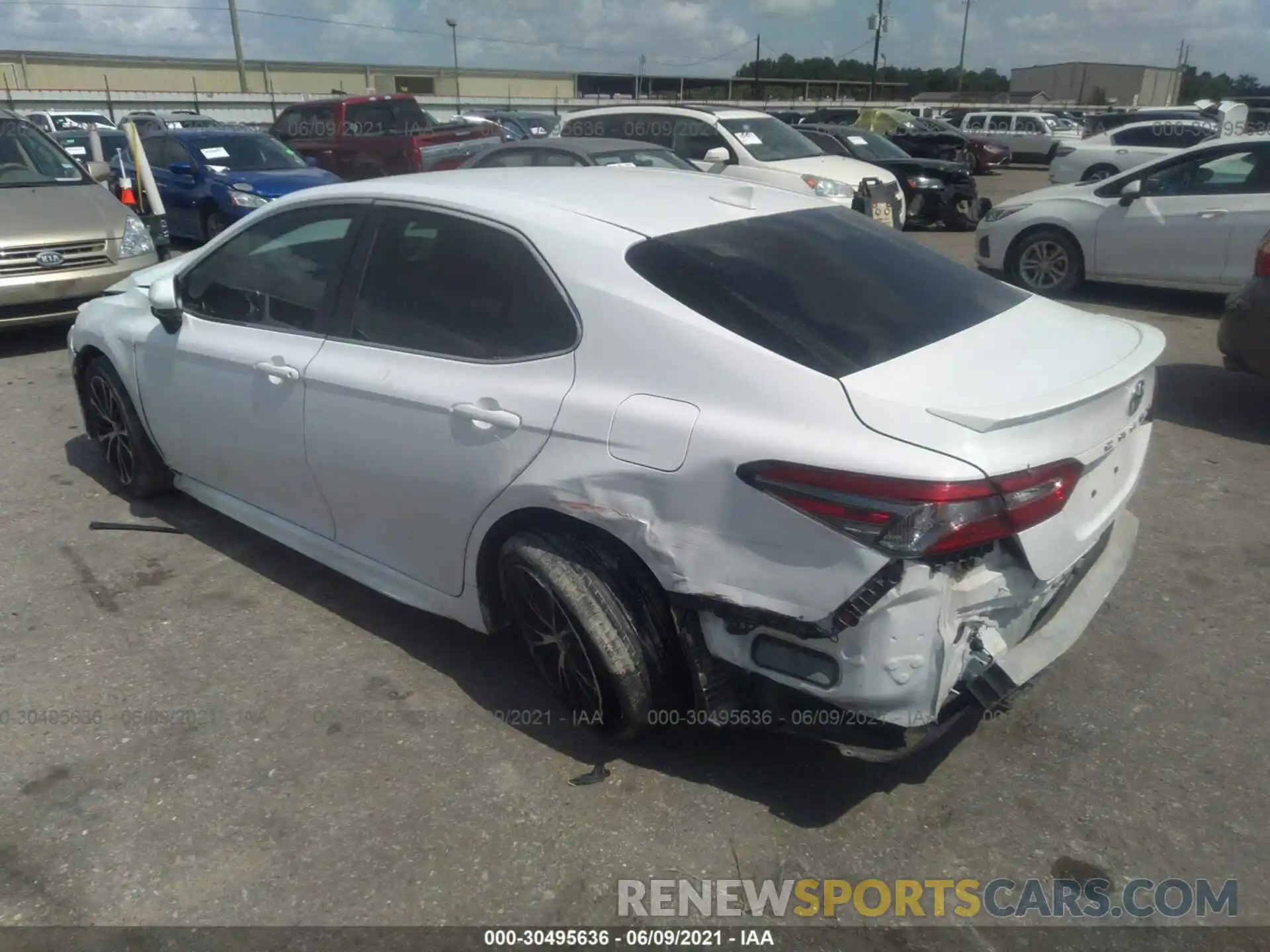 3 Photograph of a damaged car 4T1B11HK4KU766953 TOYOTA CAMRY 2019