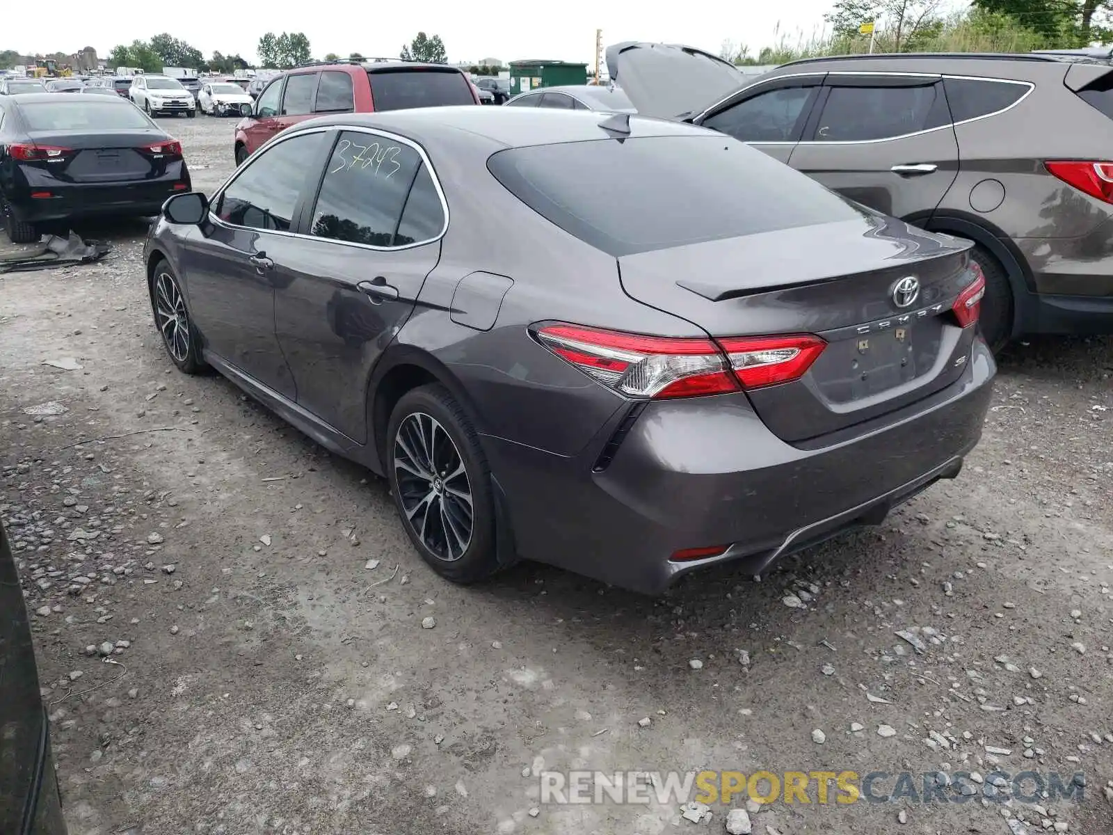 3 Фотография поврежденного автомобиля 4T1B11HK4KU768167 TOYOTA CAMRY 2019