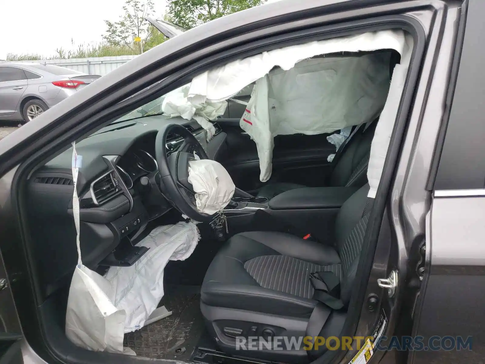 5 Photograph of a damaged car 4T1B11HK4KU768167 TOYOTA CAMRY 2019