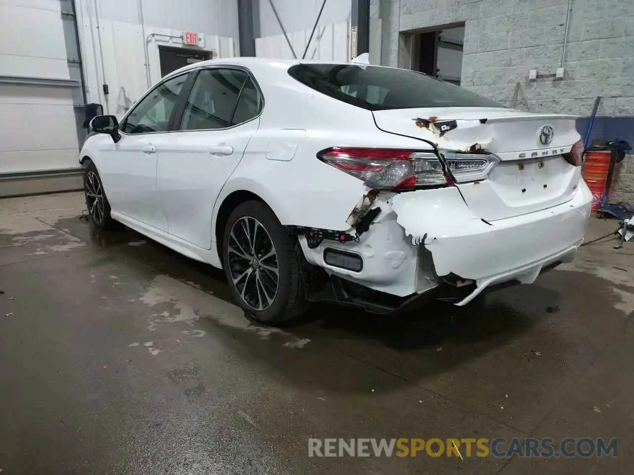 3 Photograph of a damaged car 4T1B11HK4KU768332 TOYOTA CAMRY 2019