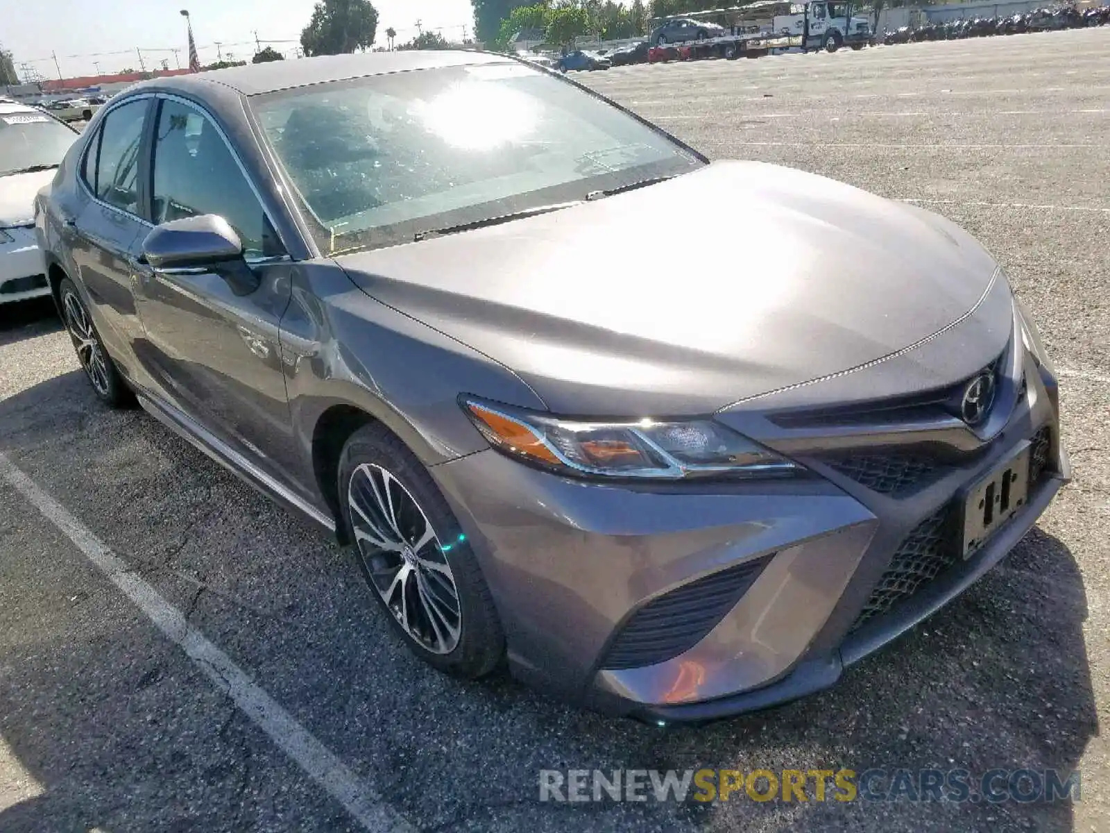 1 Photograph of a damaged car 4T1B11HK4KU769299 TOYOTA CAMRY 2019