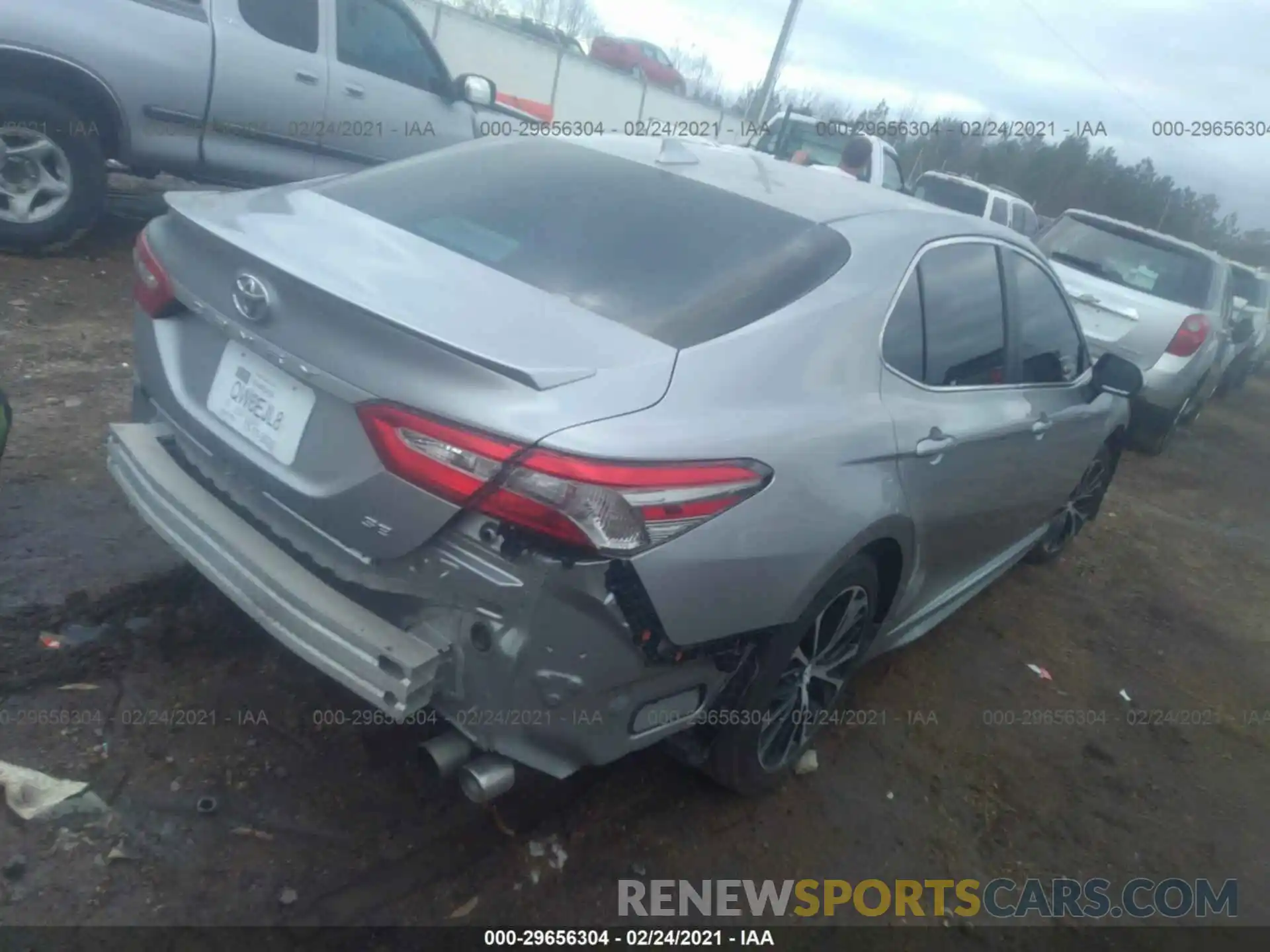 4 Photograph of a damaged car 4T1B11HK4KU769724 TOYOTA CAMRY 2019