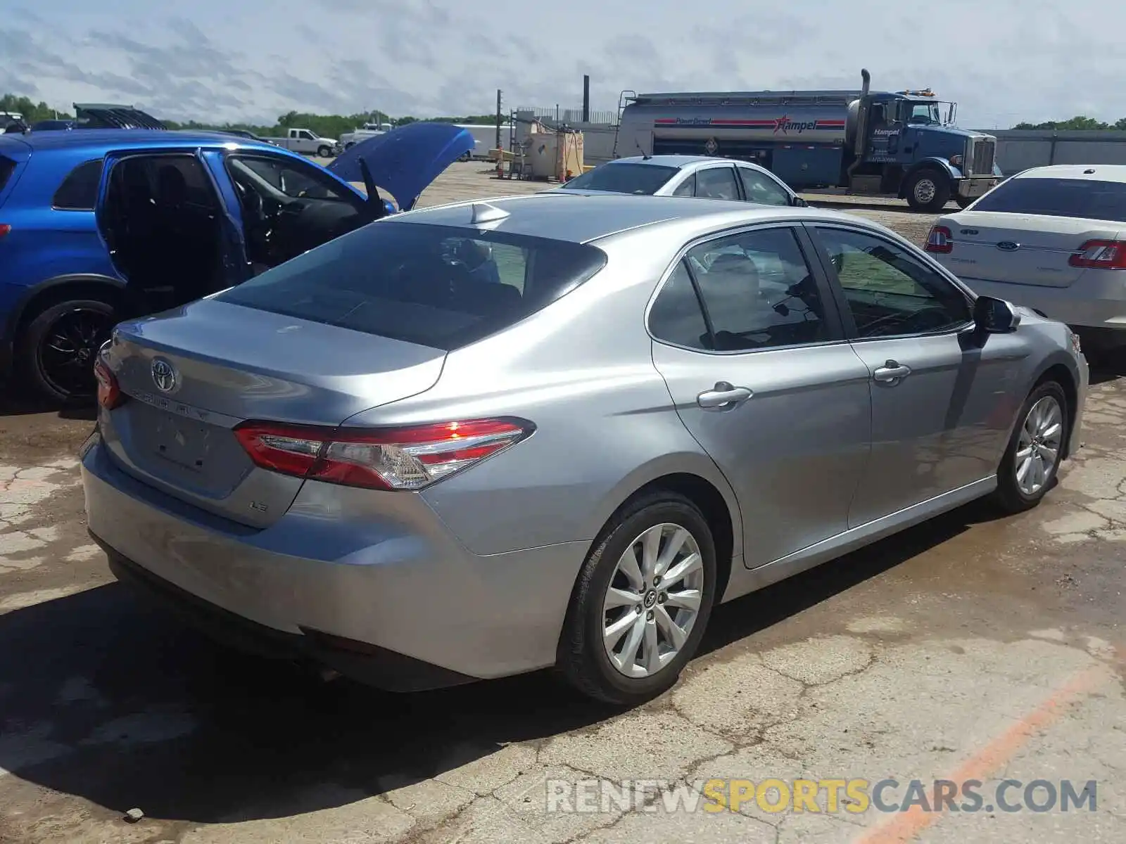 4 Photograph of a damaged car 4T1B11HK4KU770629 TOYOTA CAMRY 2019