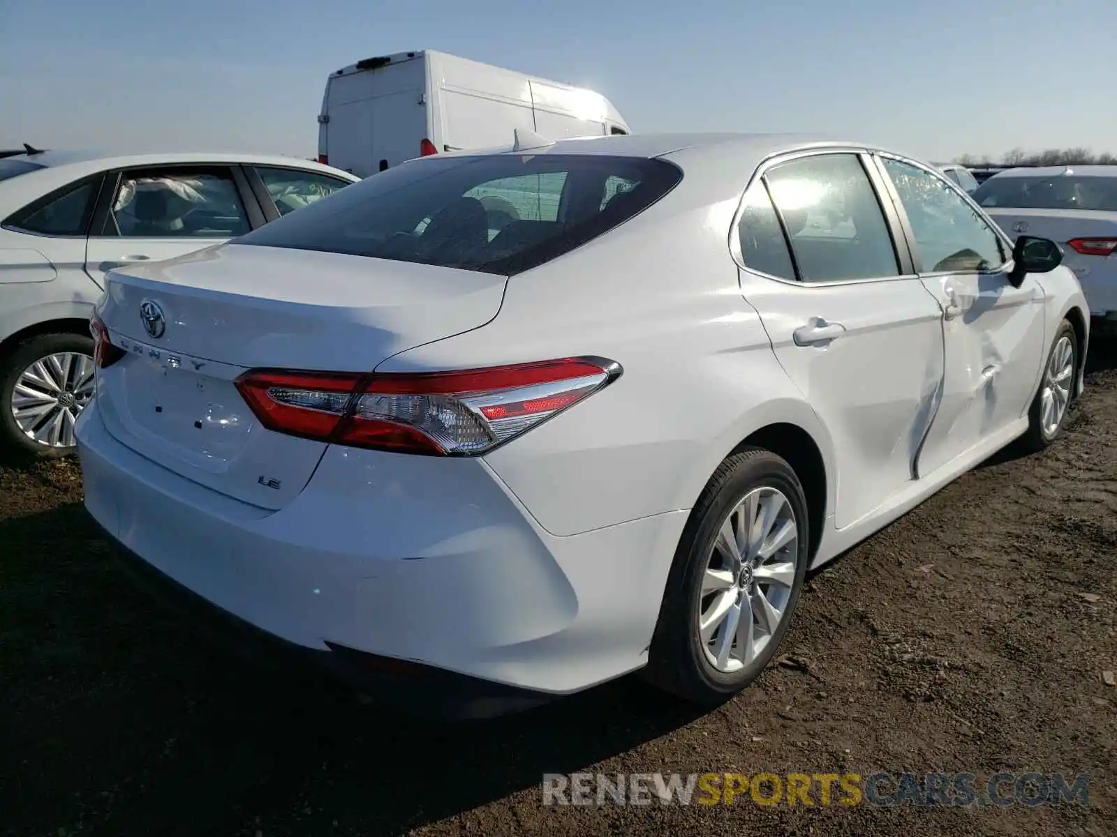 4 Фотография поврежденного автомобиля 4T1B11HK4KU771540 TOYOTA CAMRY 2019