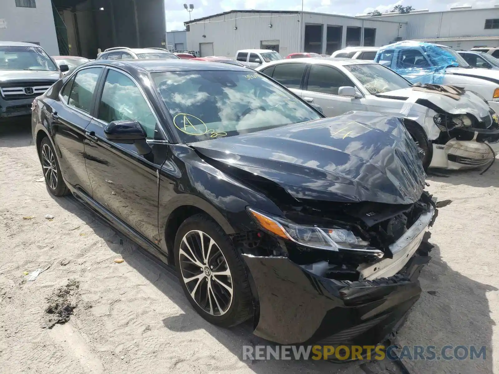 1 Photograph of a damaged car 4T1B11HK4KU772087 TOYOTA CAMRY 2019