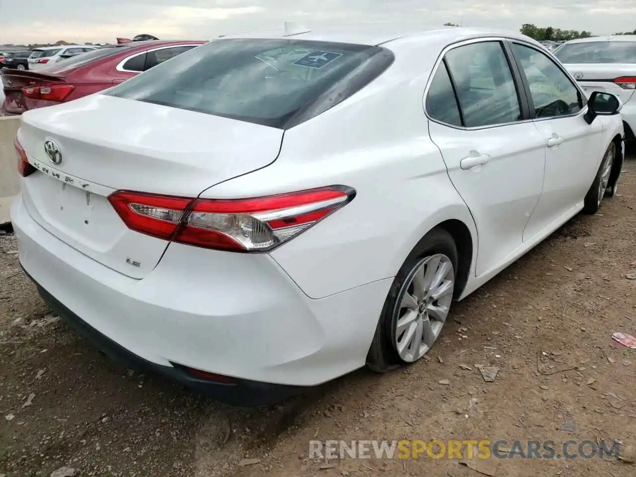 4 Фотография поврежденного автомобиля 4T1B11HK4KU773837 TOYOTA CAMRY 2019