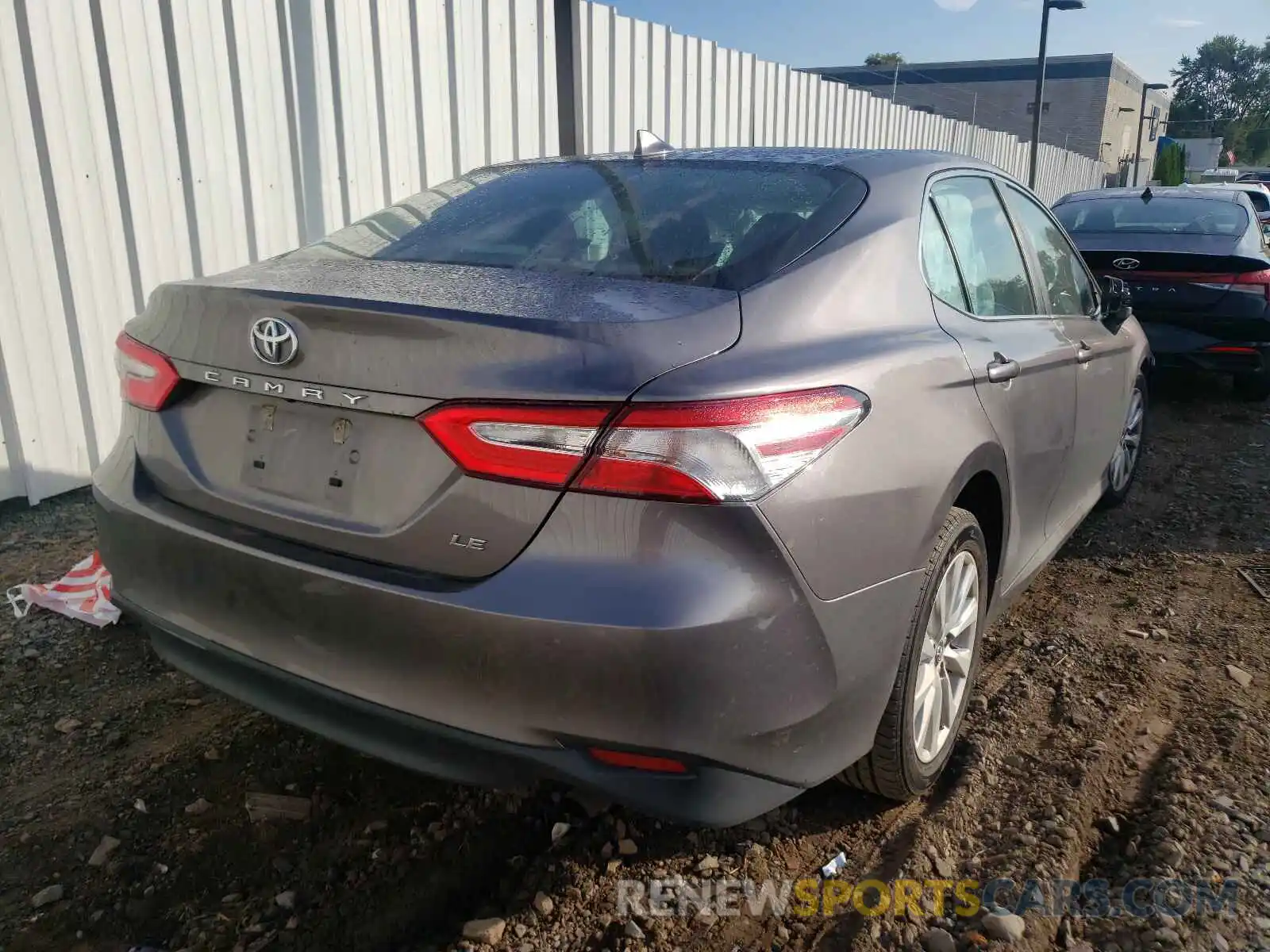 4 Фотография поврежденного автомобиля 4T1B11HK4KU775247 TOYOTA CAMRY 2019