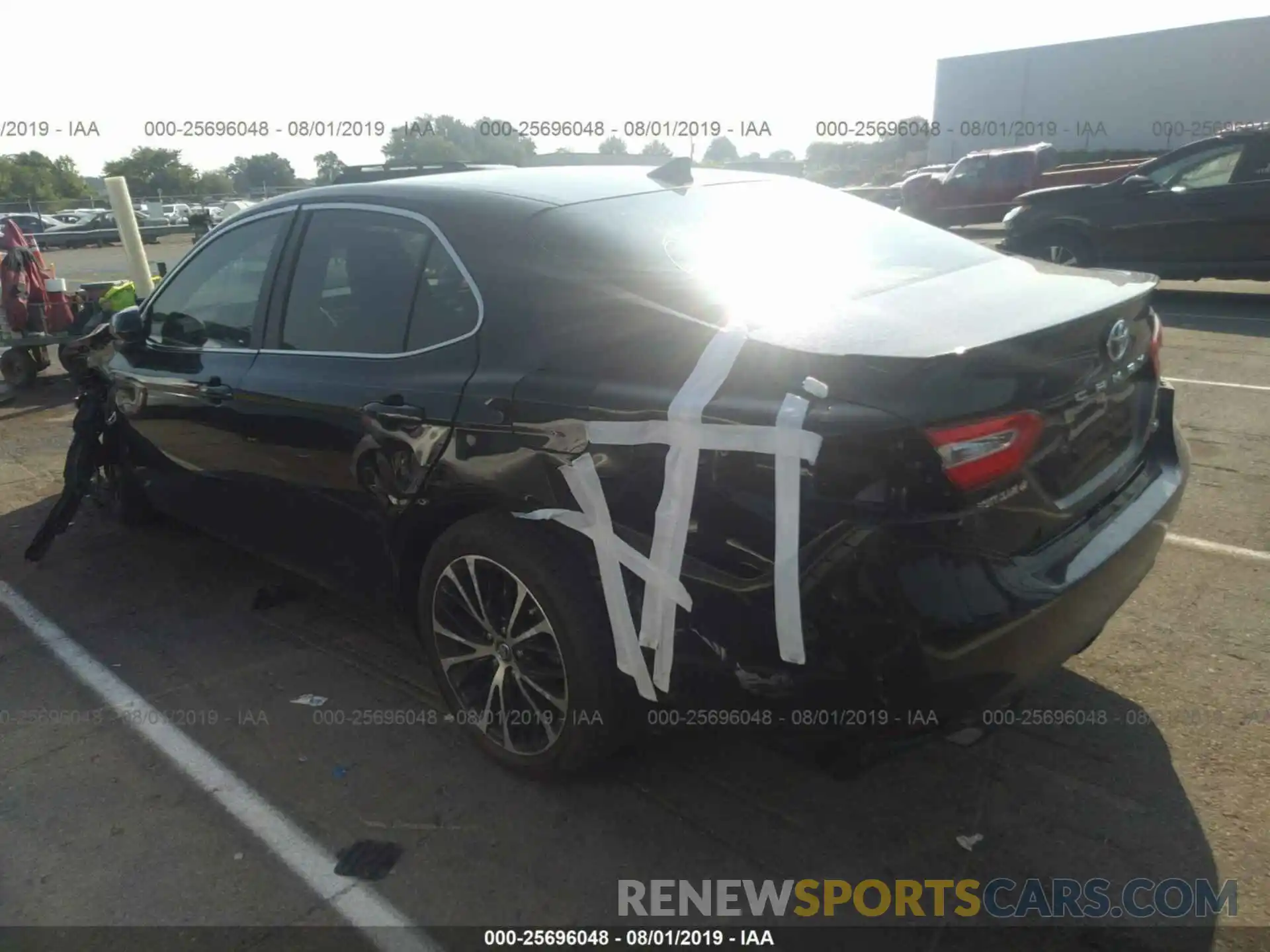 3 Photograph of a damaged car 4T1B11HK4KU775698 TOYOTA CAMRY 2019