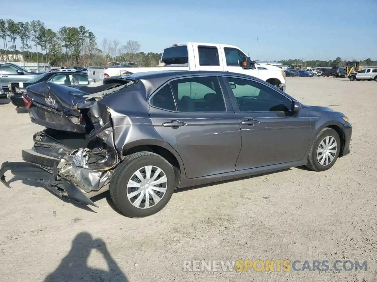 3 Photograph of a damaged car 4T1B11HK4KU776477 TOYOTA CAMRY 2019