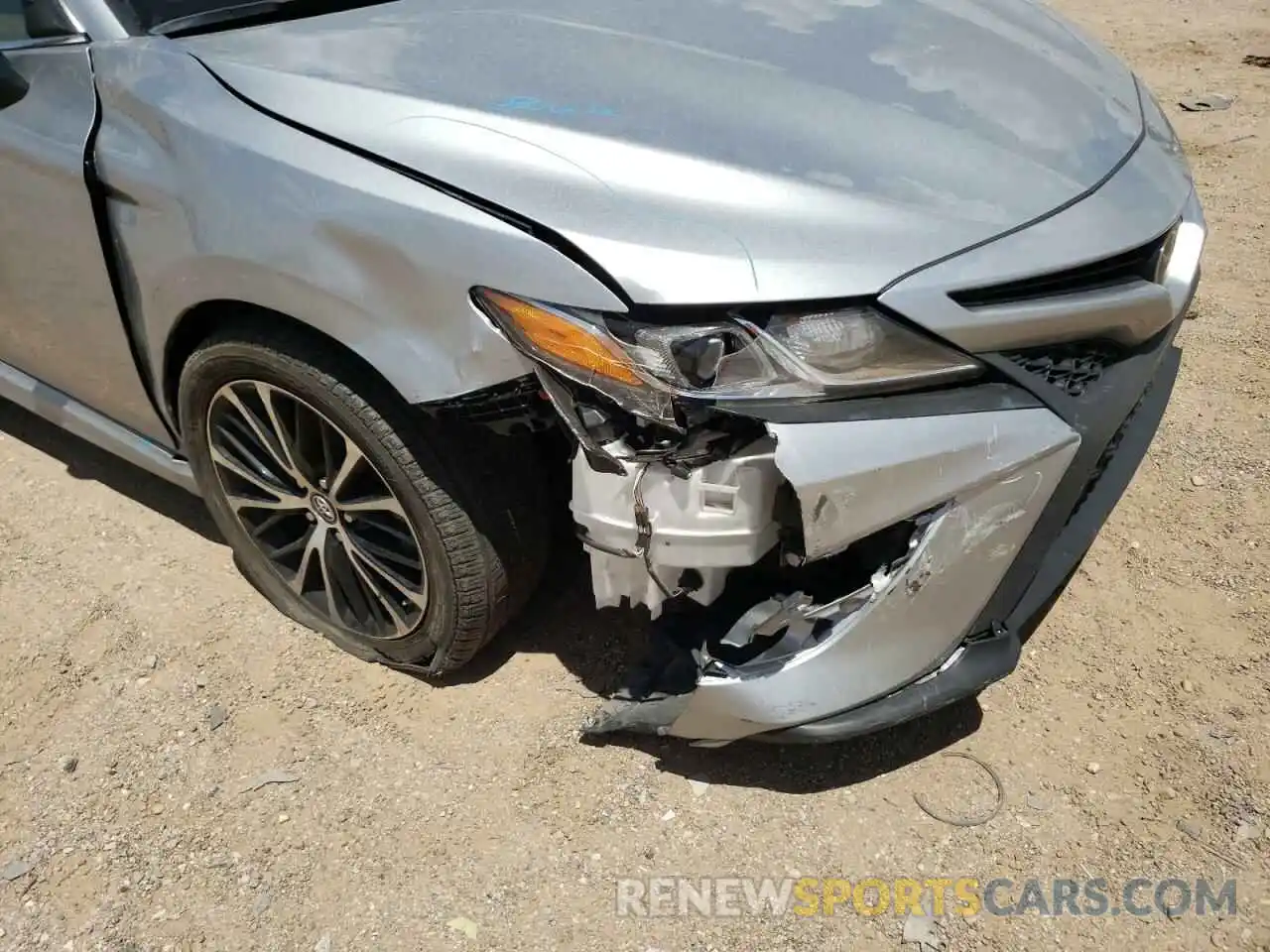 9 Photograph of a damaged car 4T1B11HK4KU779637 TOYOTA CAMRY 2019