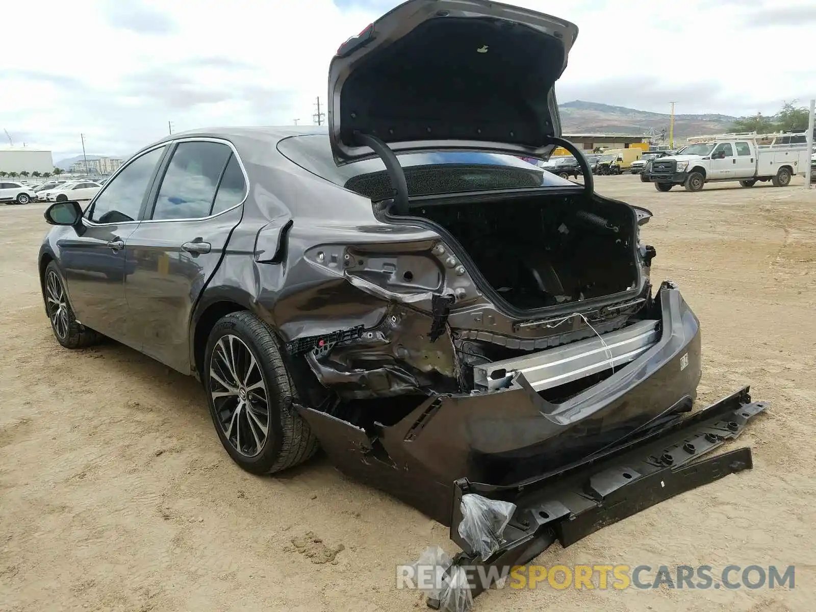 3 Photograph of a damaged car 4T1B11HK4KU782280 TOYOTA CAMRY 2019