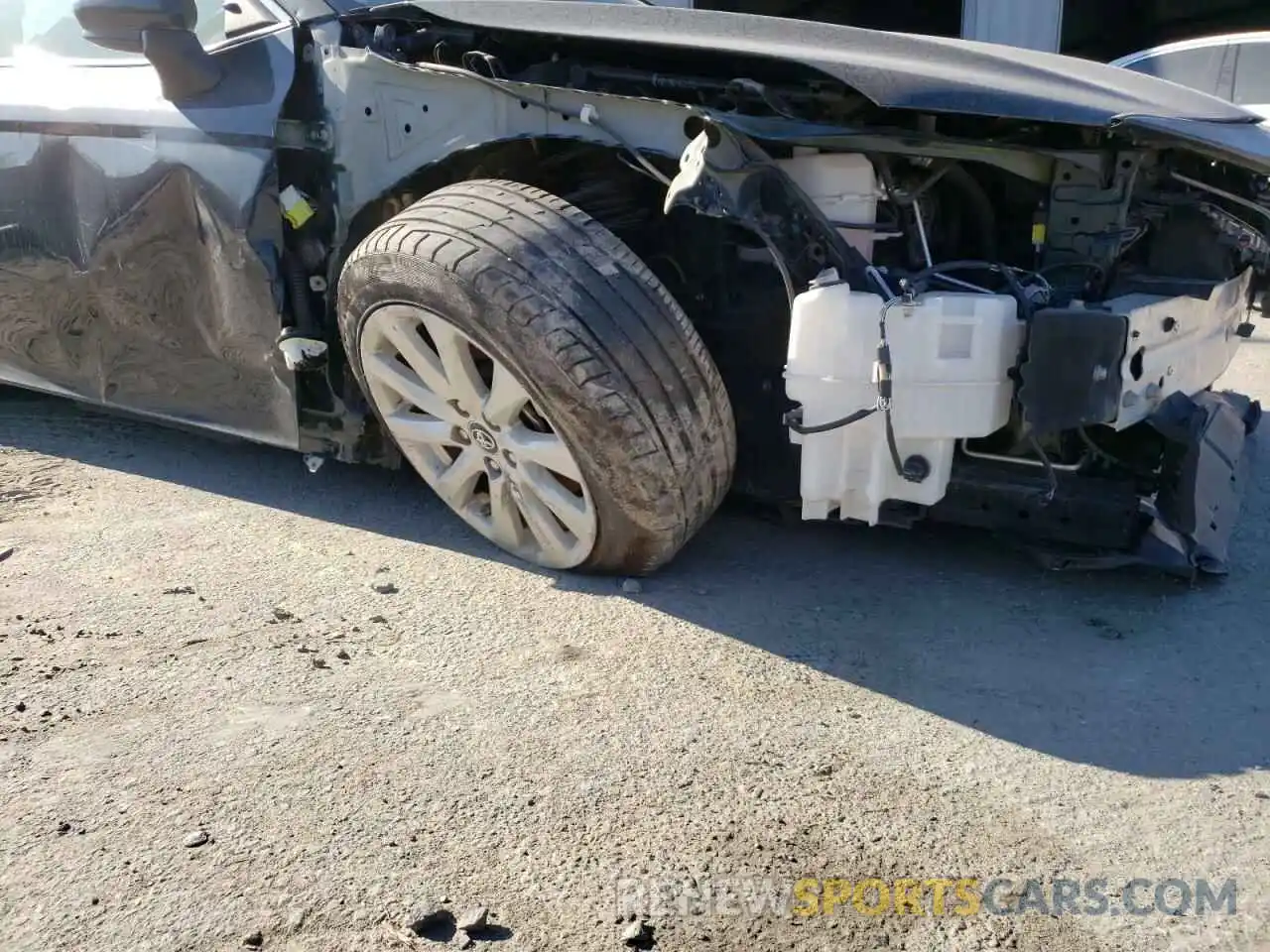 10 Photograph of a damaged car 4T1B11HK4KU783901 TOYOTA CAMRY 2019