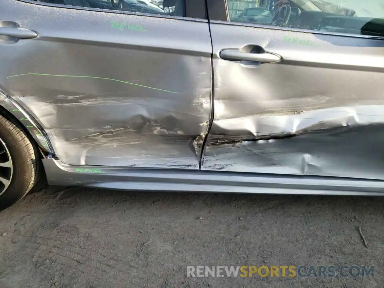 9 Photograph of a damaged car 4T1B11HK4KU785180 TOYOTA CAMRY 2019