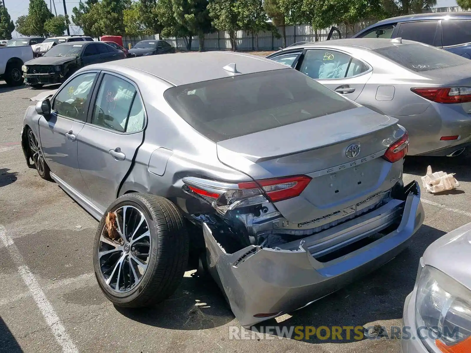 3 Photograph of a damaged car 4T1B11HK4KU785762 TOYOTA CAMRY 2019