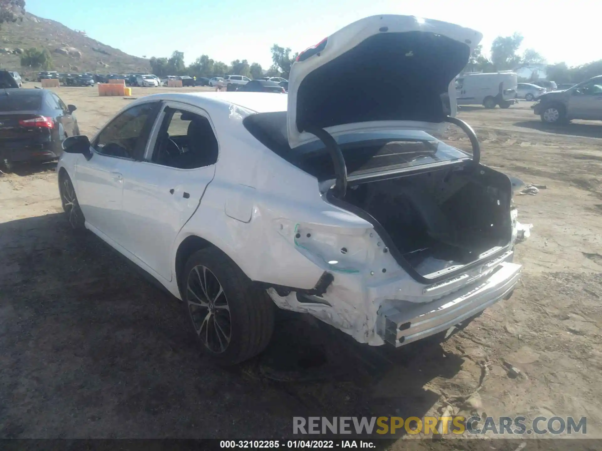 3 Photograph of a damaged car 4T1B11HK4KU788418 TOYOTA CAMRY 2019